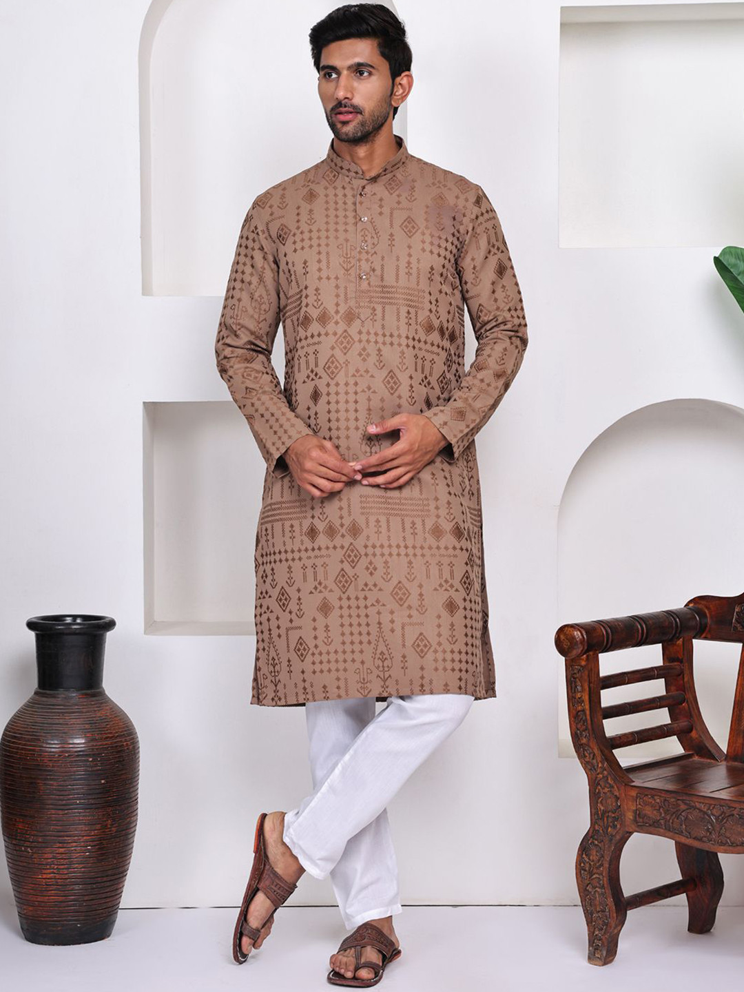 RANGKALP Men Light-Brown Geometric Embroidered Thread Work Kurta