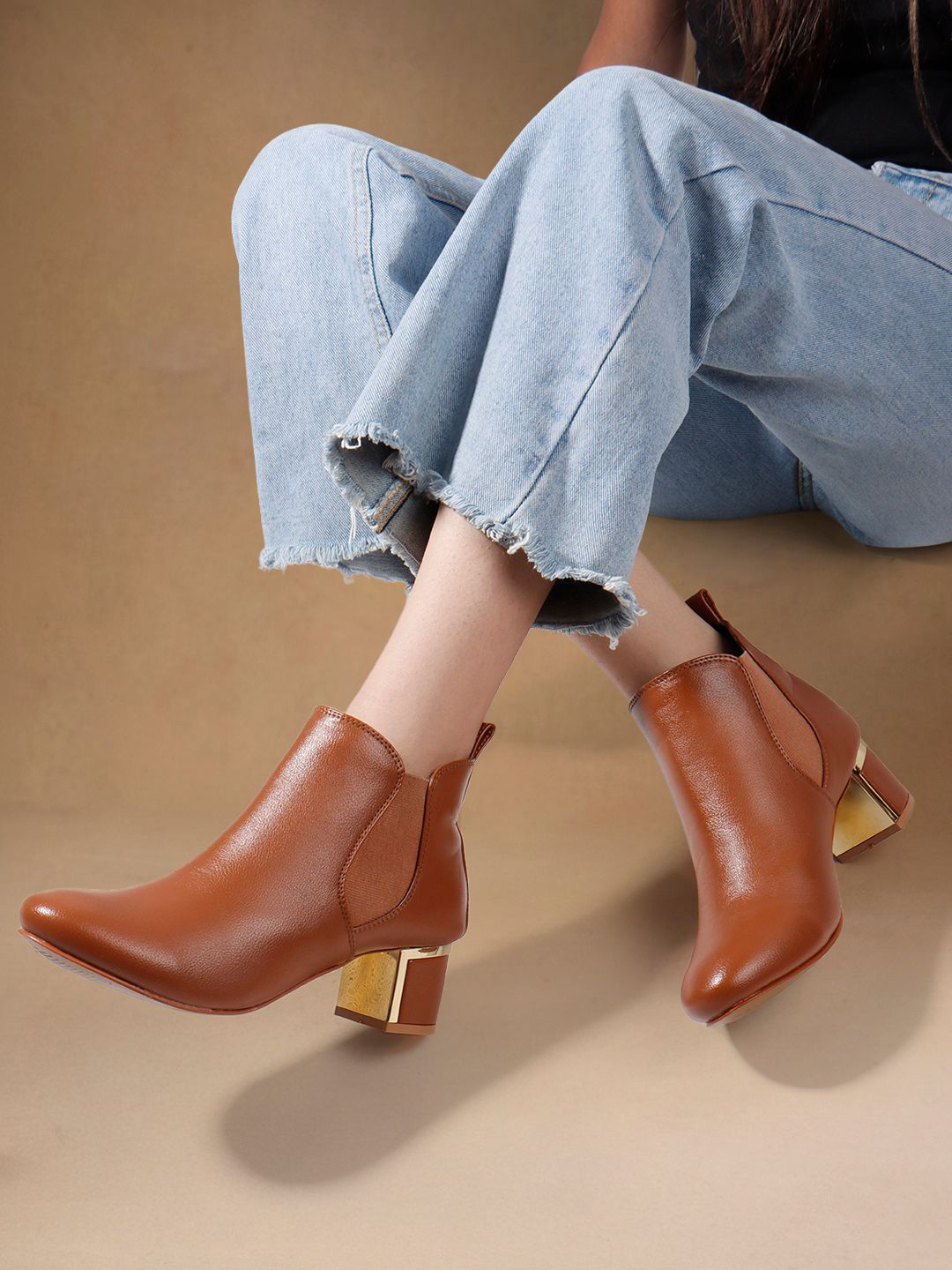 Chemistry Round Toe Zip Block-Heeled Casual Regular Boots