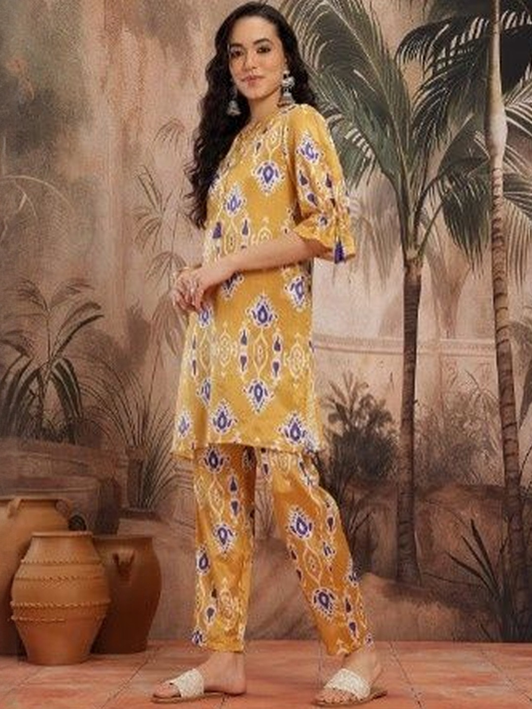 Ramas Floral Printed Chinon Kurta With Trousers