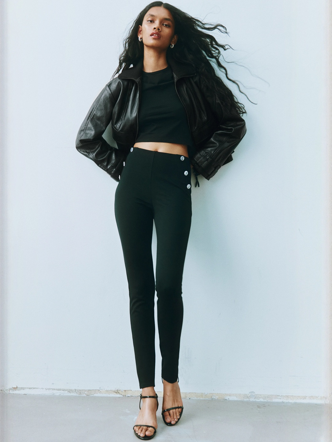 H&M Button-Detailed Leggings