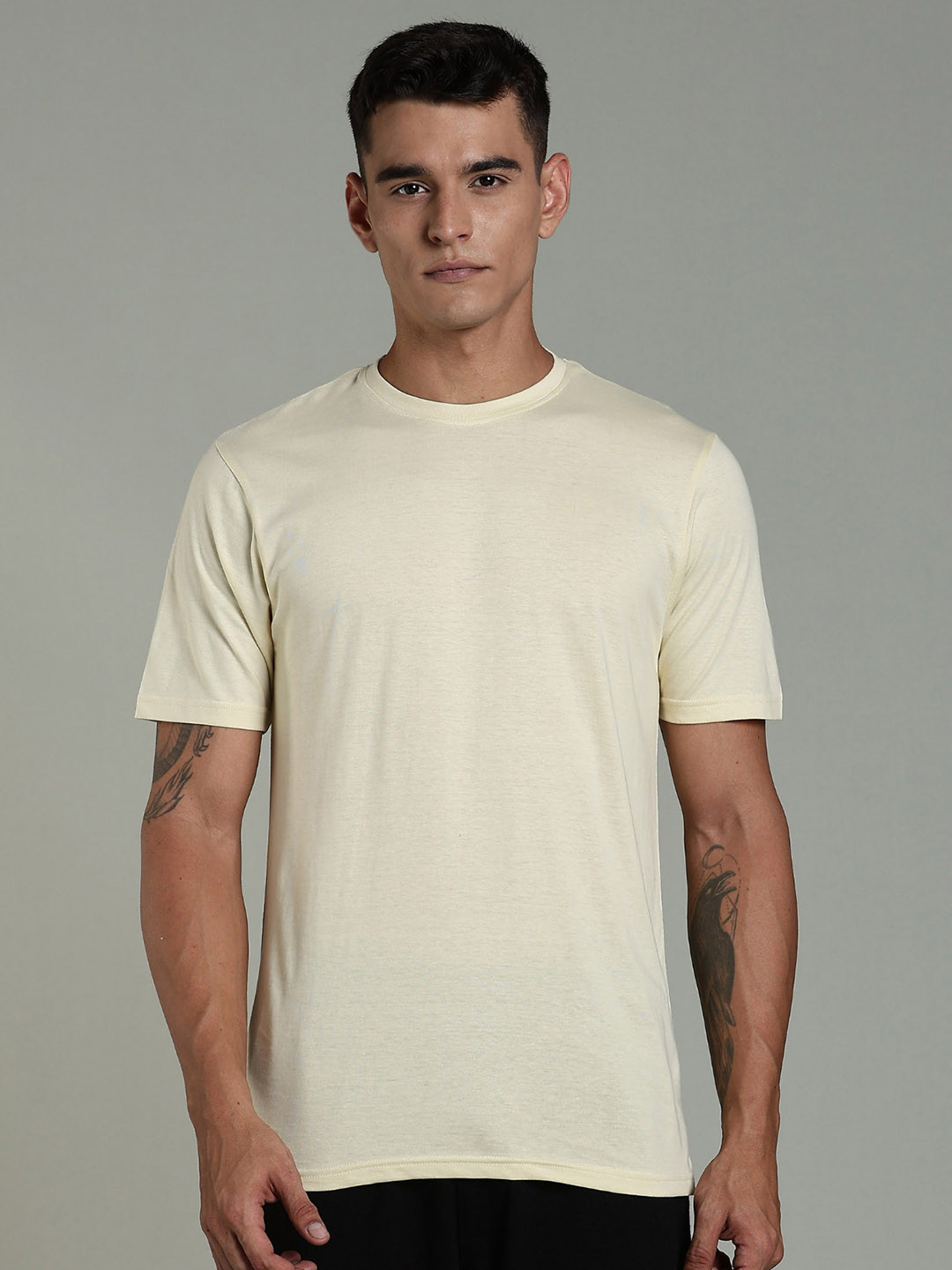 OUTLAWS Men Solid Round Neck Cotton T-shirt