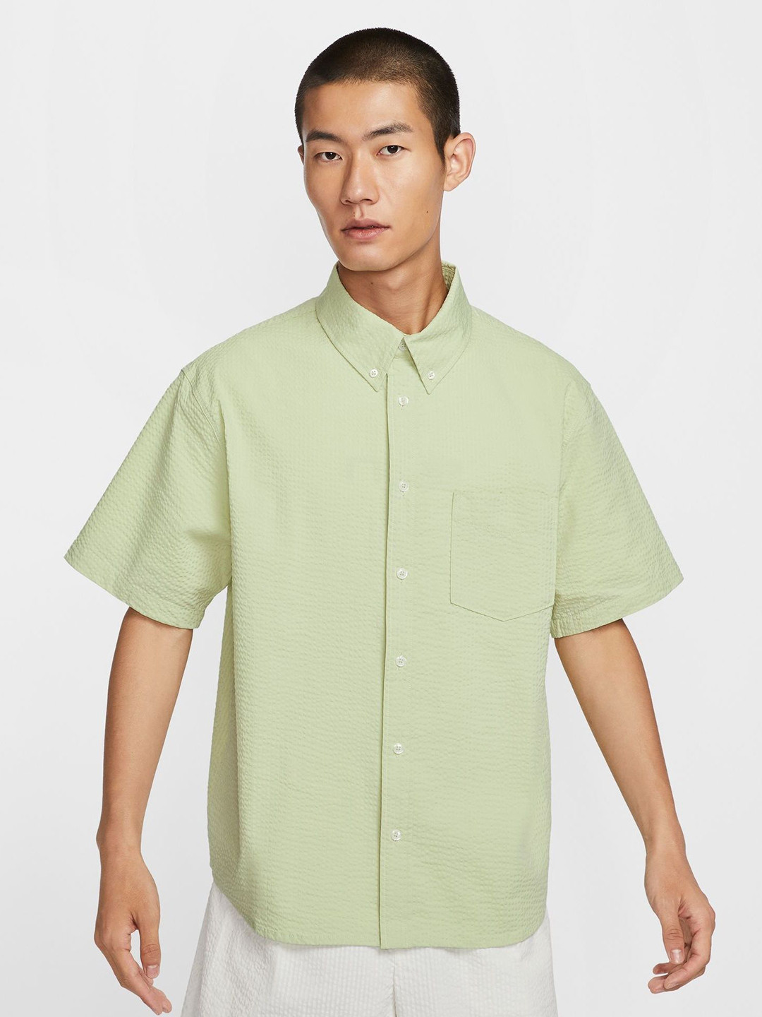 Nike Life Men's Short-Sleeve Seersucker Button-Down Shirt