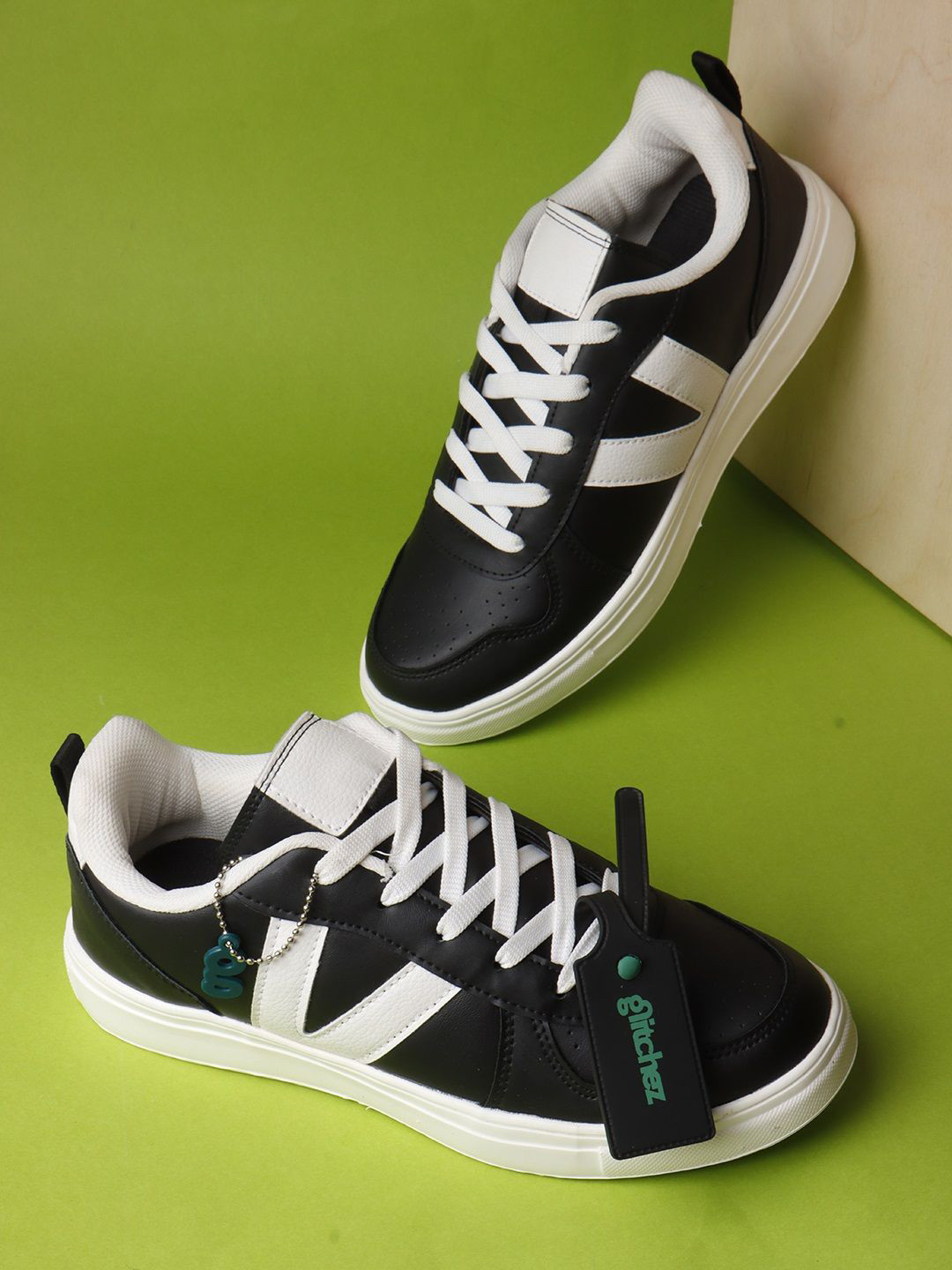 glitchez Derya Men Striped Lace-Ups Lightweight Sneakers