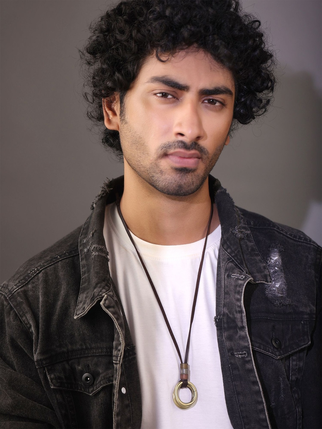 Qiroko Men Circular Pendant Necklace Chain