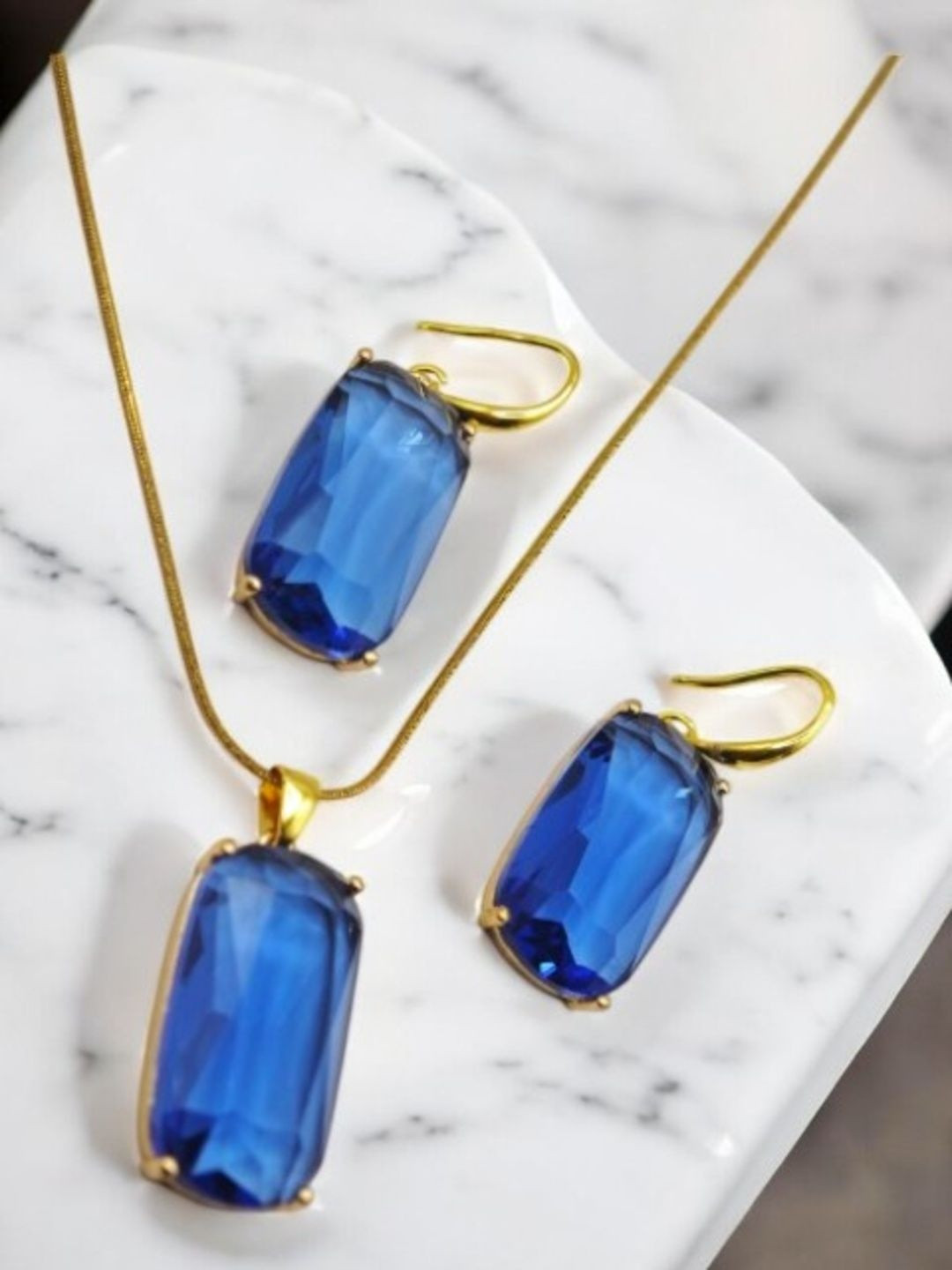 SAPRAA TRENDS Gold-Plated & Blue Stainless Steel Artificial Stones & Beads Jewellery Set