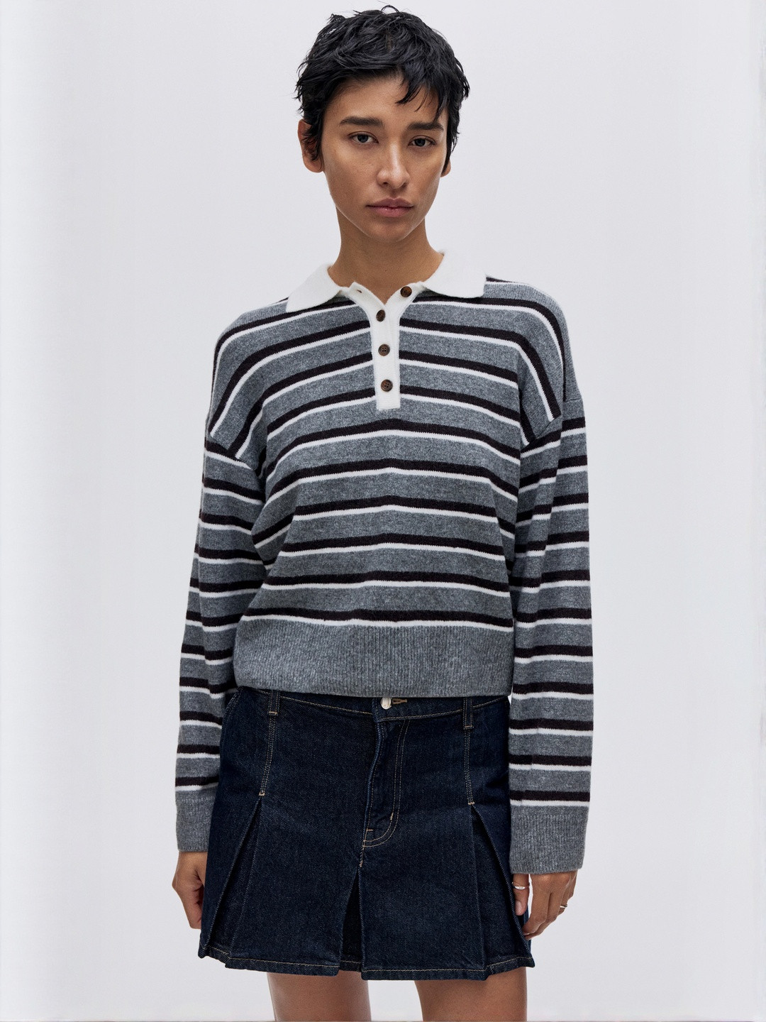 H&M Women Pleated Denim Skirt