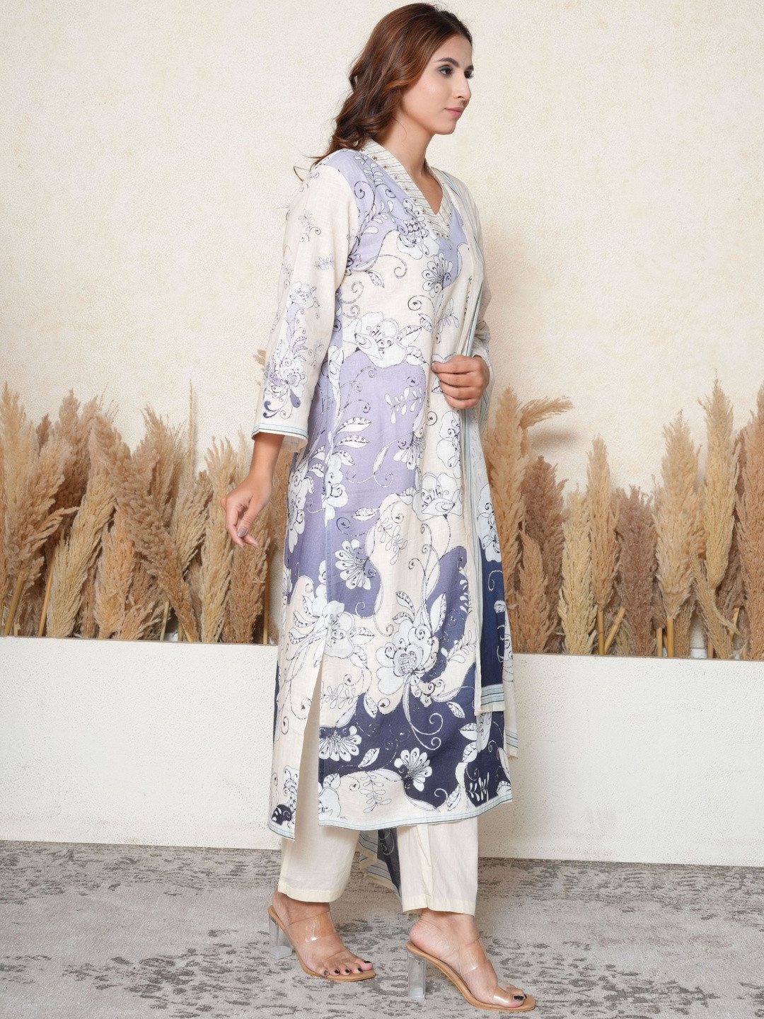 Paridhaanam Women Floral Printed Regular Pure Cotton Kurta & Trousers With Dupatta