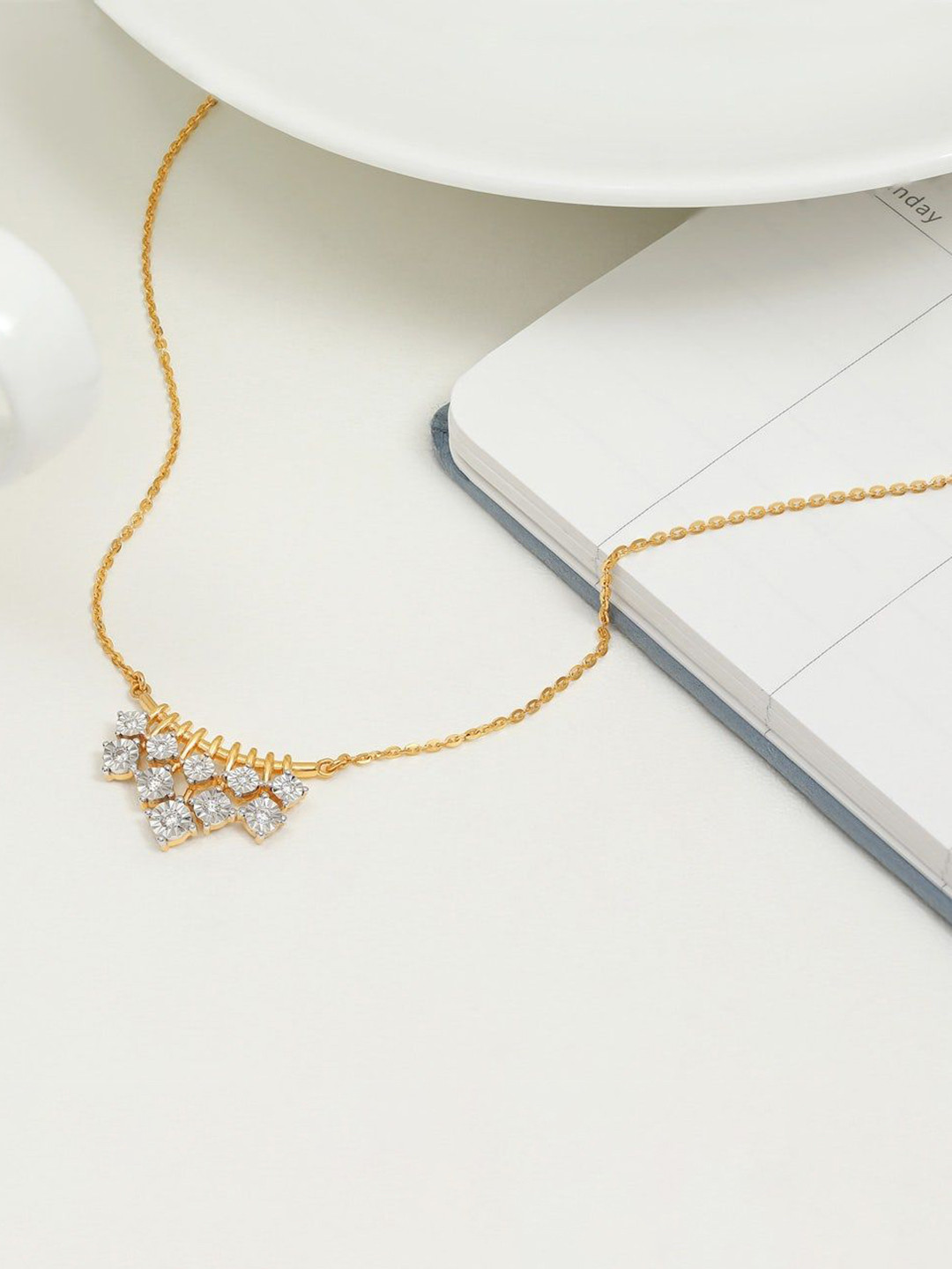 CANDERE A KALYAN JEWELLERS COMPANY Packed Miracle 14Kt Gold Necklace 0.13 Ct Diamond