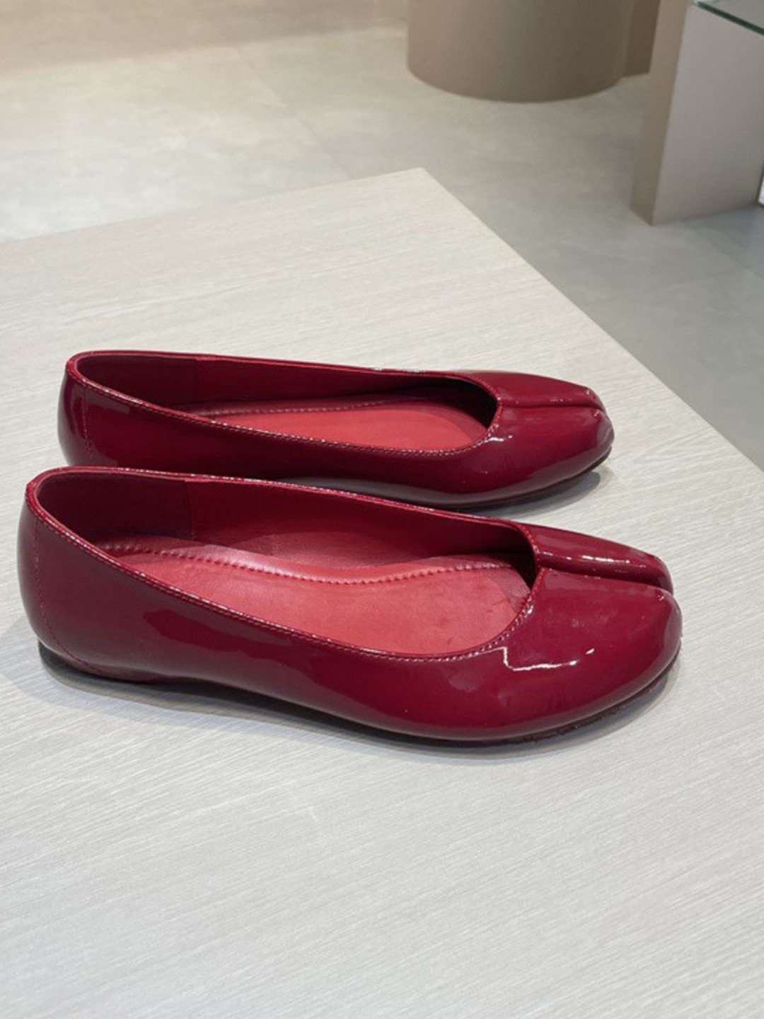 Ozzaro Split Chic Wedge Heel Pumps