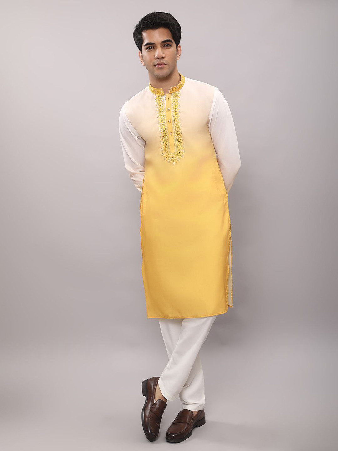 KOMPANION Dyed Mandarin Collar Thread Work Straight Kurta