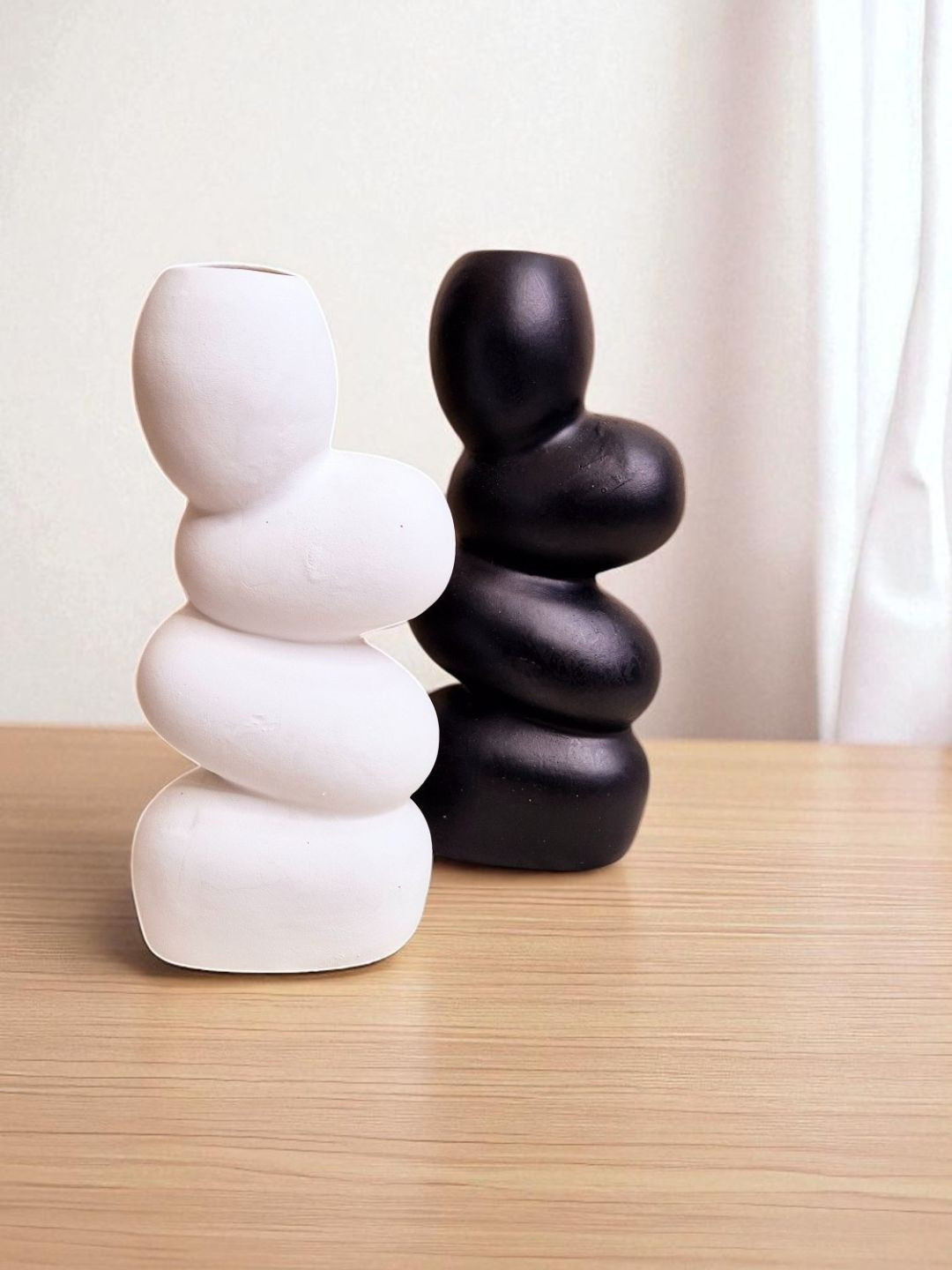 Eleven To Eleven Decor Pack of 2 Black & White Planters