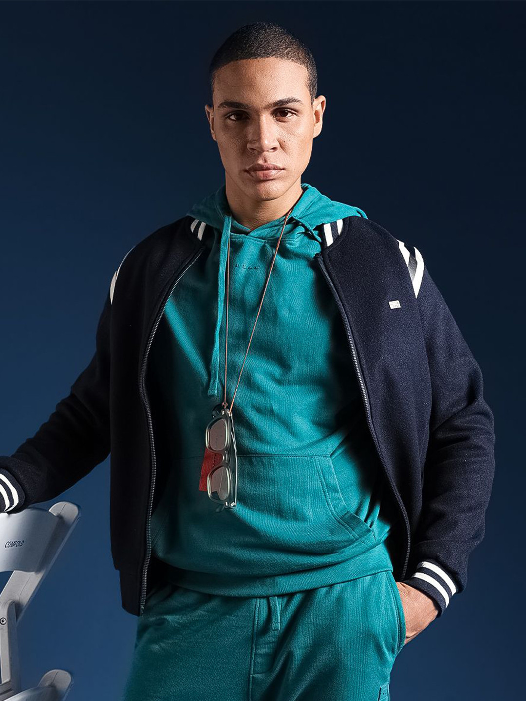 THE BEAR HOUSE Men Solid Cotton Relaxed Fit Hoodie