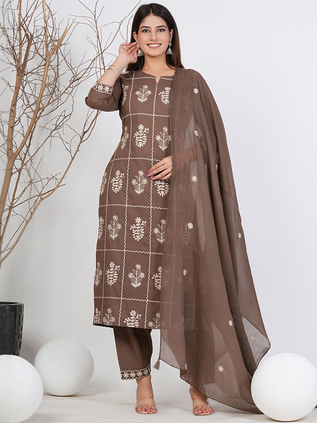 ANNAYEMA APPARELS Embroidered Thread Work Pure Cotton Kurta With Trousers & Dupatta