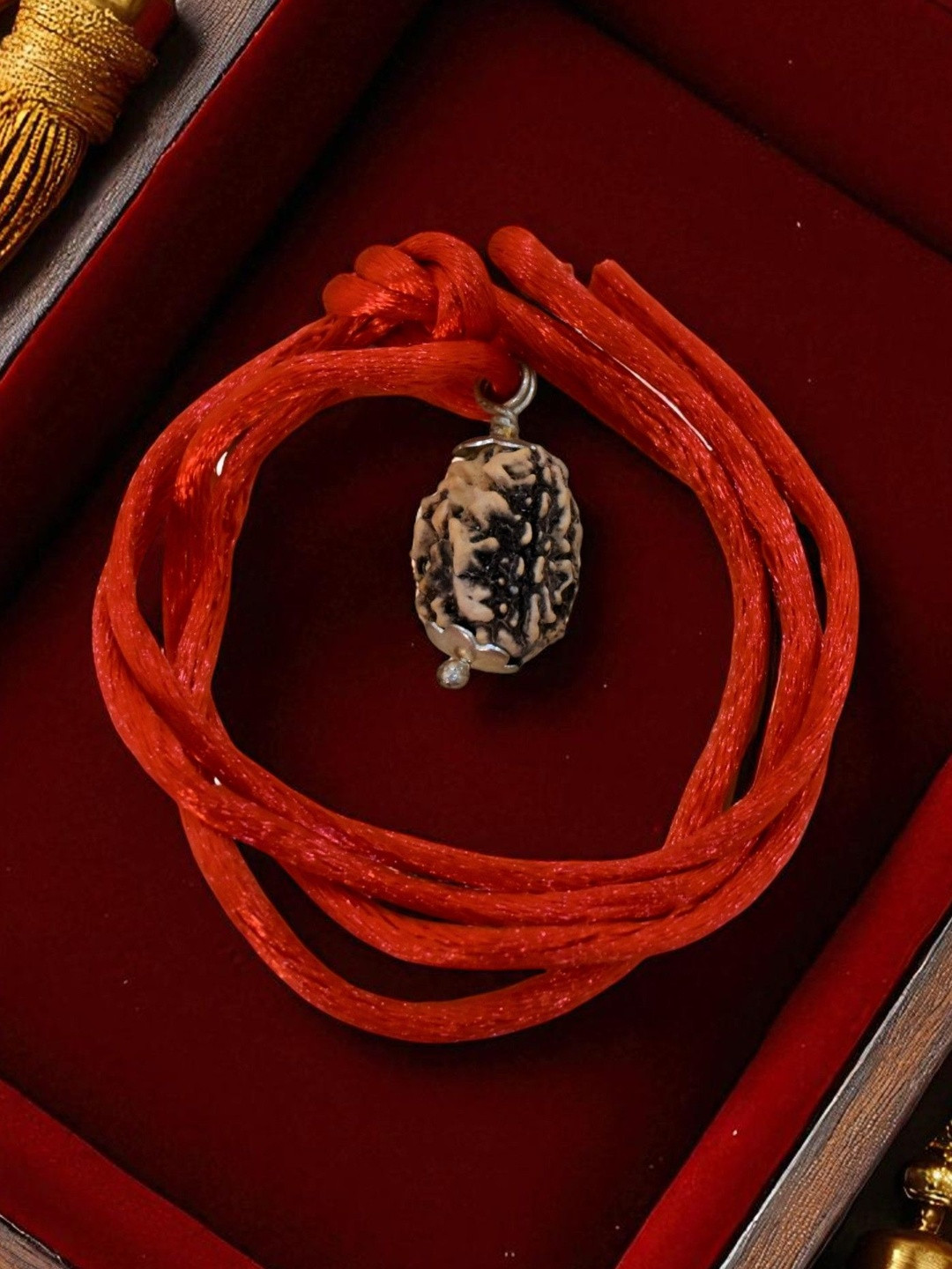 Gems Guru Rudraksha 3 Mukhi Silver Pendant