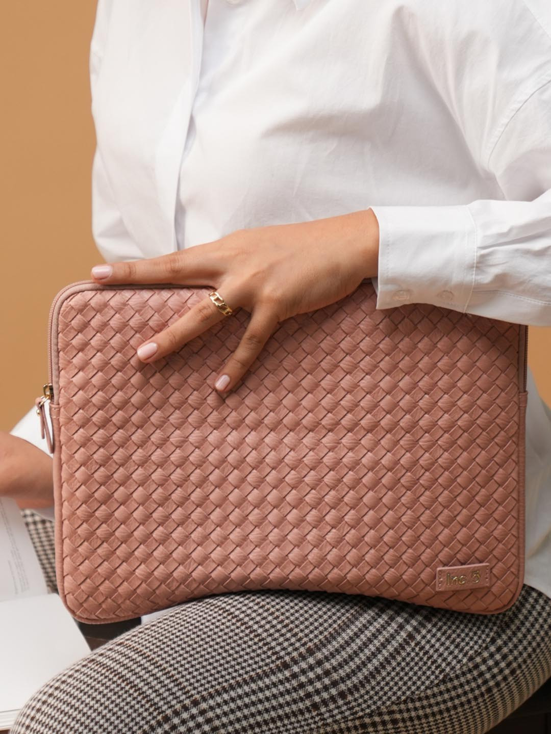 Inc 5 Women Textured Laptop Sleeve