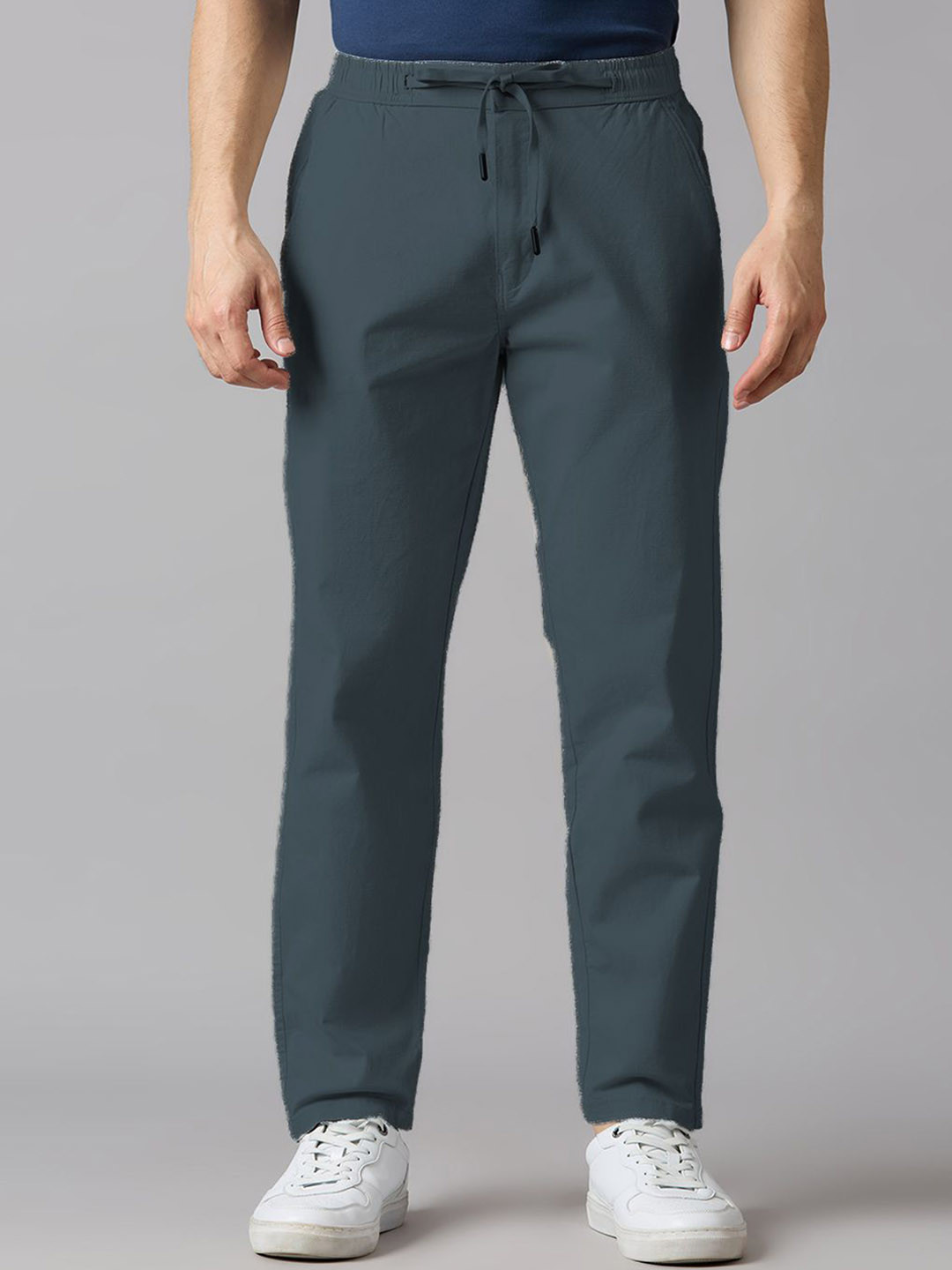 TCI Men Relaxed Fit Travel Features Mid-Rise Flat-Front  Trousers