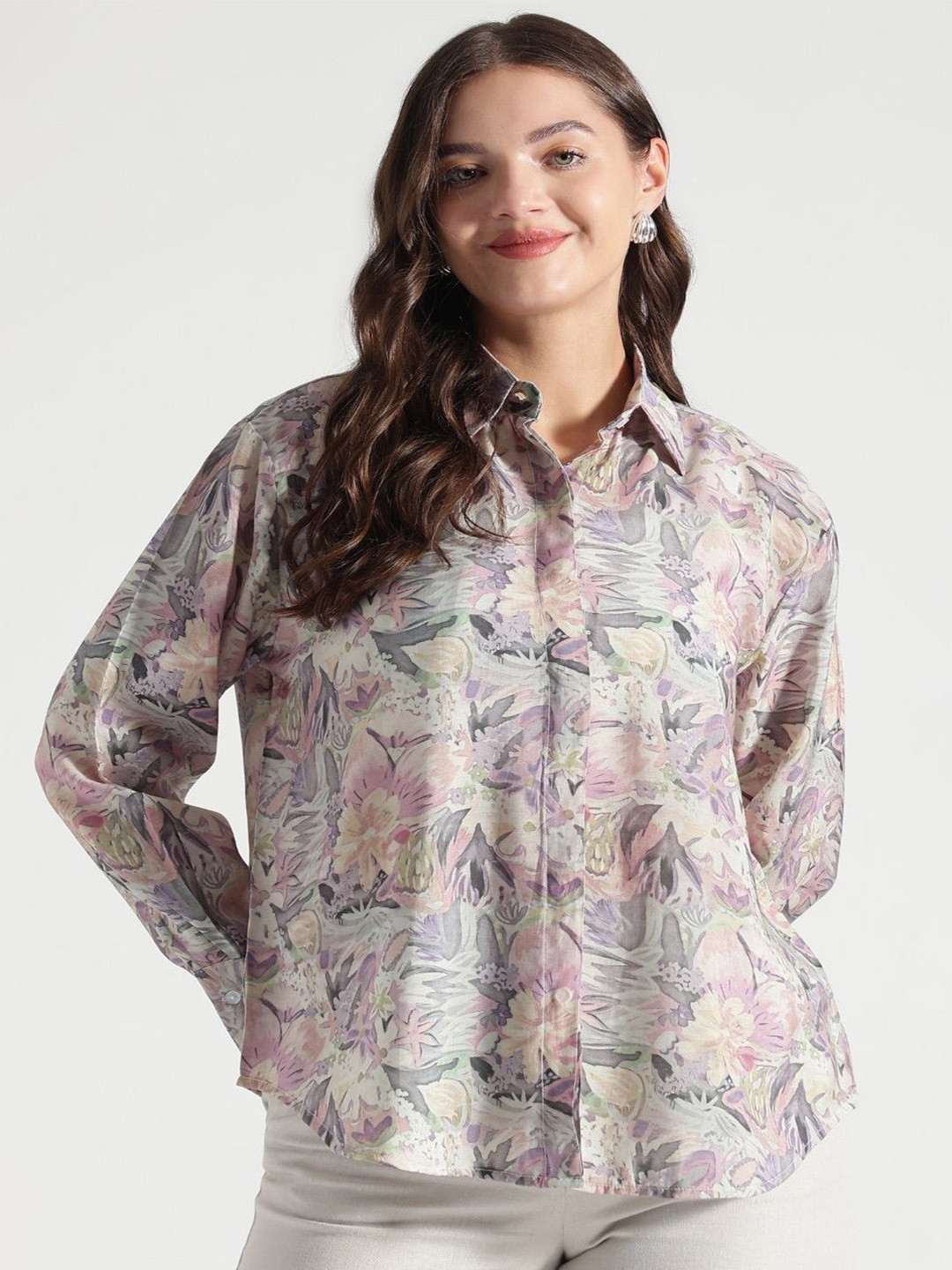 SINO STAR ENTERPRISE Women Relaxed Fit Floral Printed Spread Collar Casual Shirt
