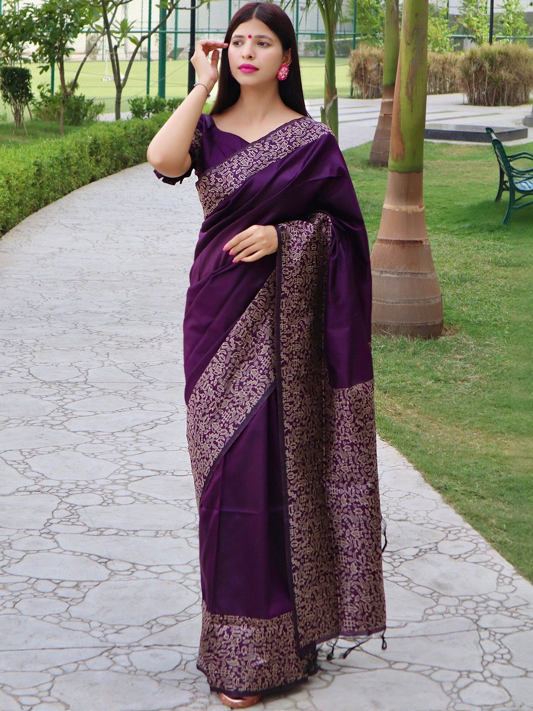 NIKATT Woven Design Zari Banglori Raw Silk Banarasi Saree