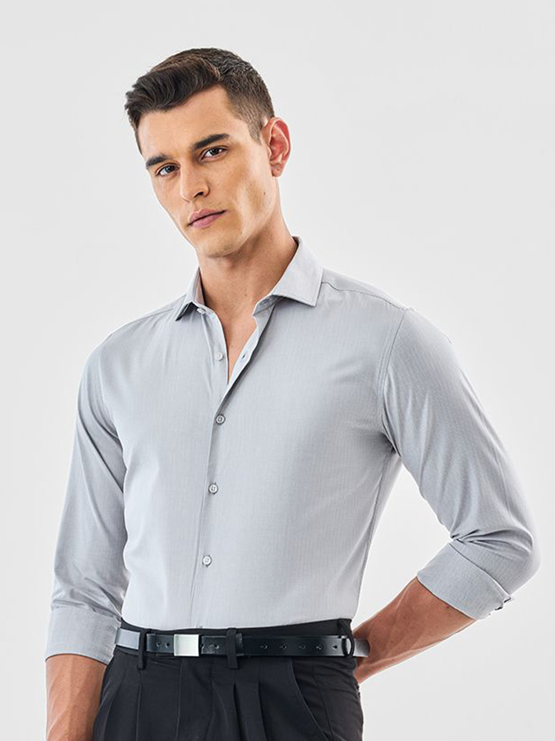 Snitch Men Slim Fit Solid Spread Collar Cotton Formal Shirt
