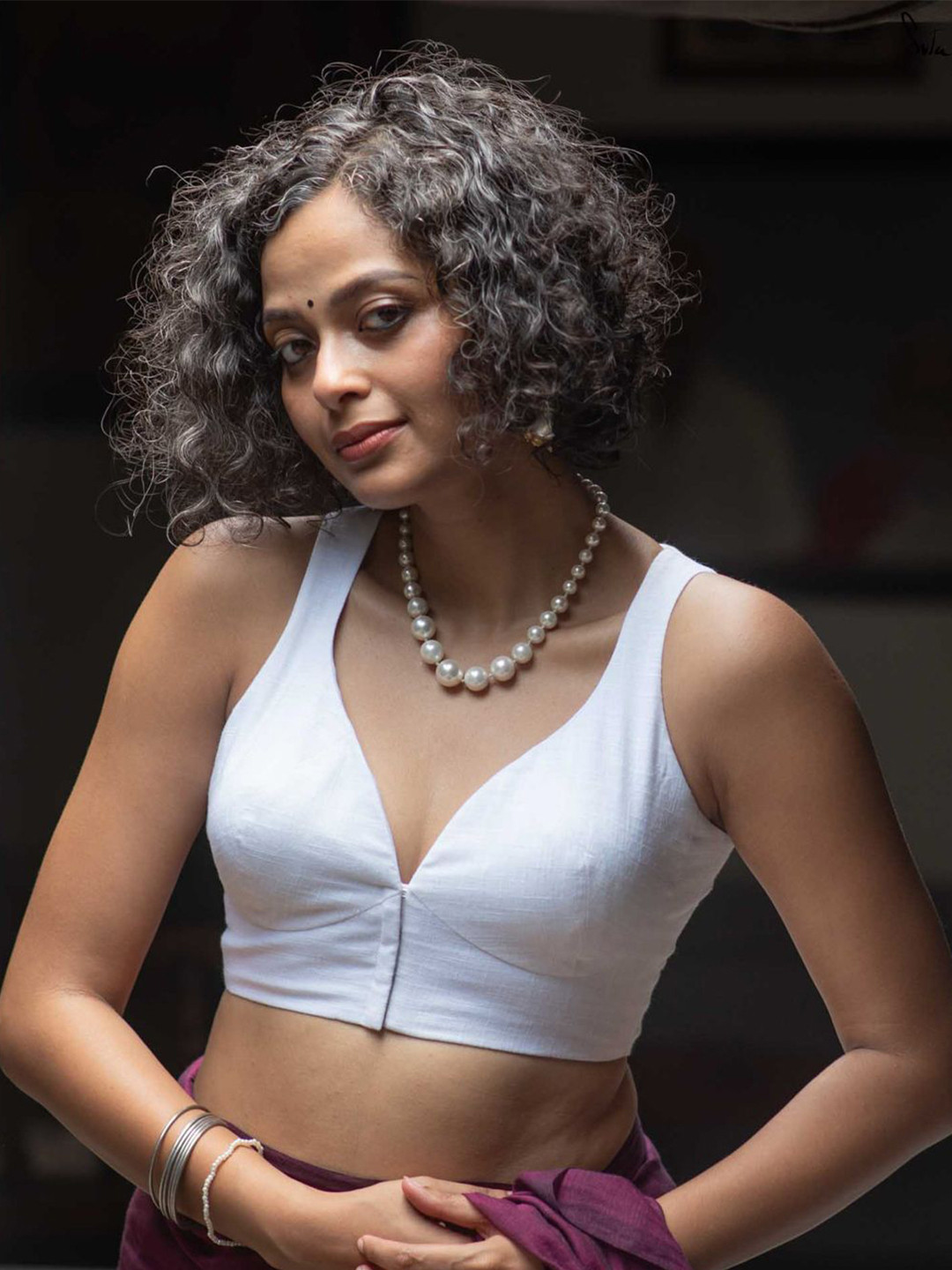 Suta Women White Slub Woven Designed V-Neck Saree Blouse