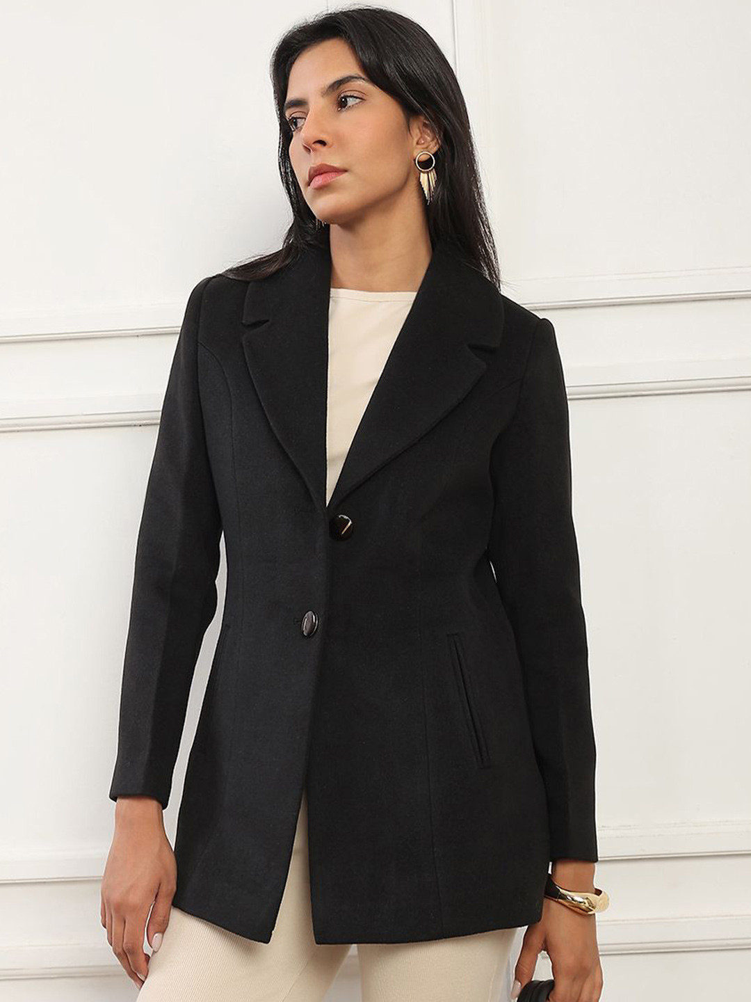 Globus Notched Lapel Long Sleeves 2 Pockets Soft Functional Hip Length Blazer