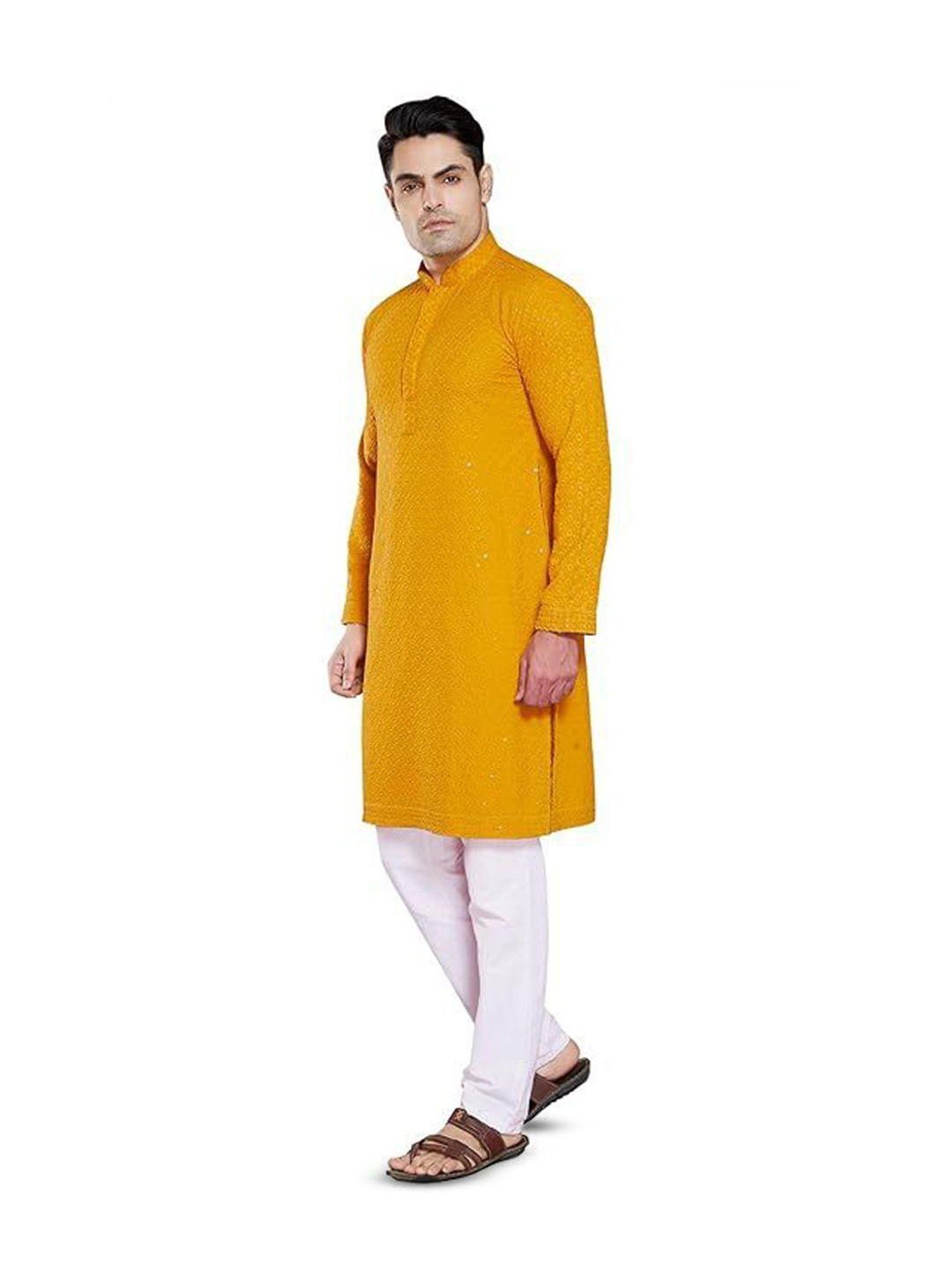 Viradiya Men Mandarin Collar Embellished Kurta