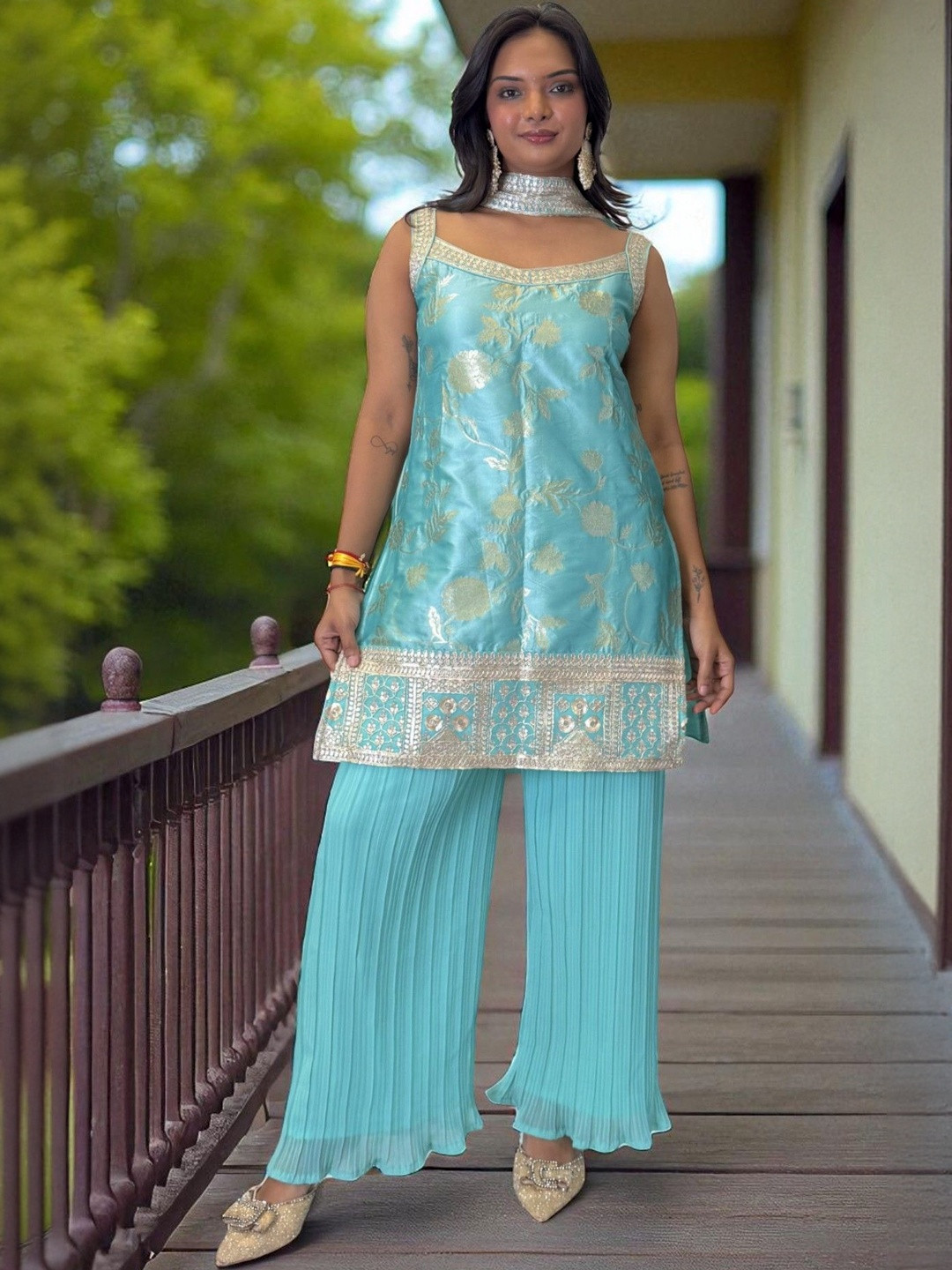 CARTYSHOP Women Ethnic Motifs Woven Design Kurti with Palazzos & Dupatta