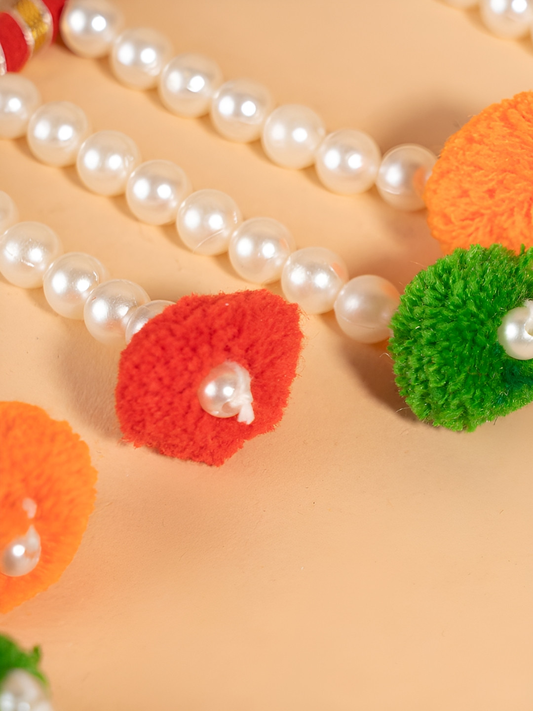 The Zappy Box Green And Red Artificial Beaded Traditional Ring Toran