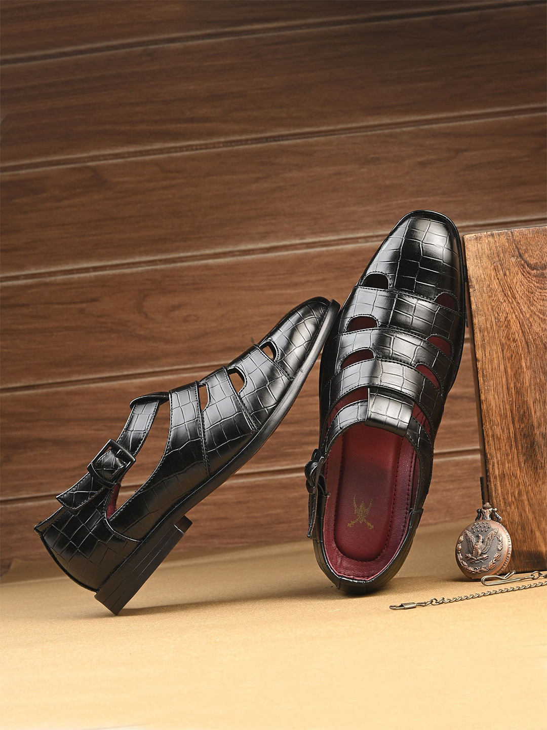 House of Pataudi Men Ultra-Lightweight & Flexible Fisherman Sandals