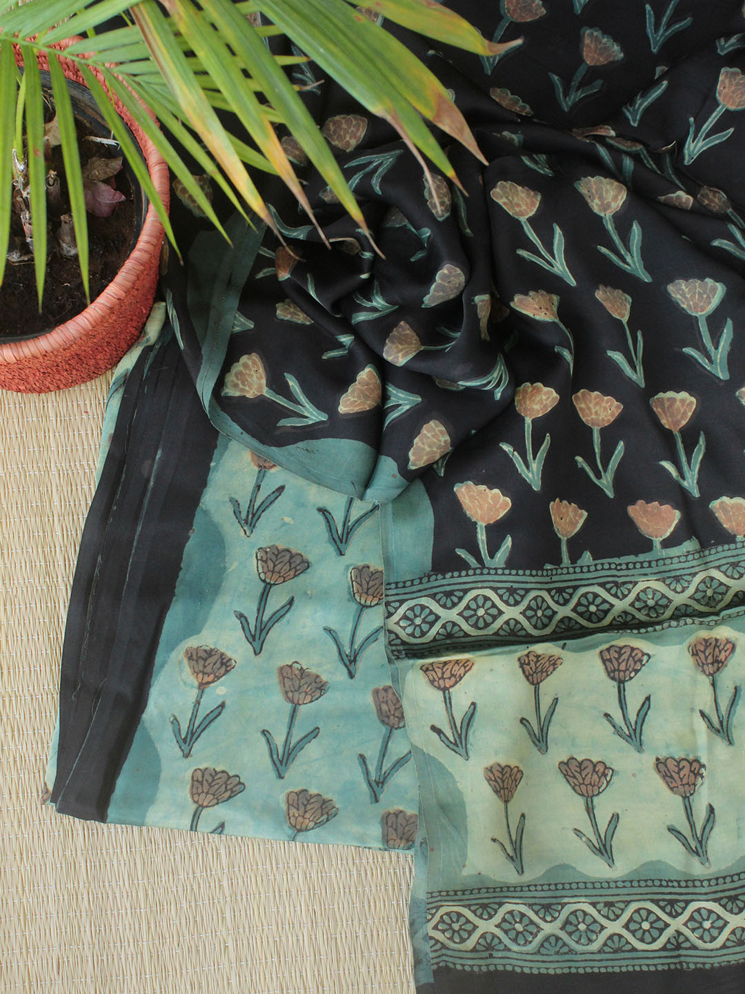 Weaves of Tradition Printed Pure Silk Unstitched Dress Material