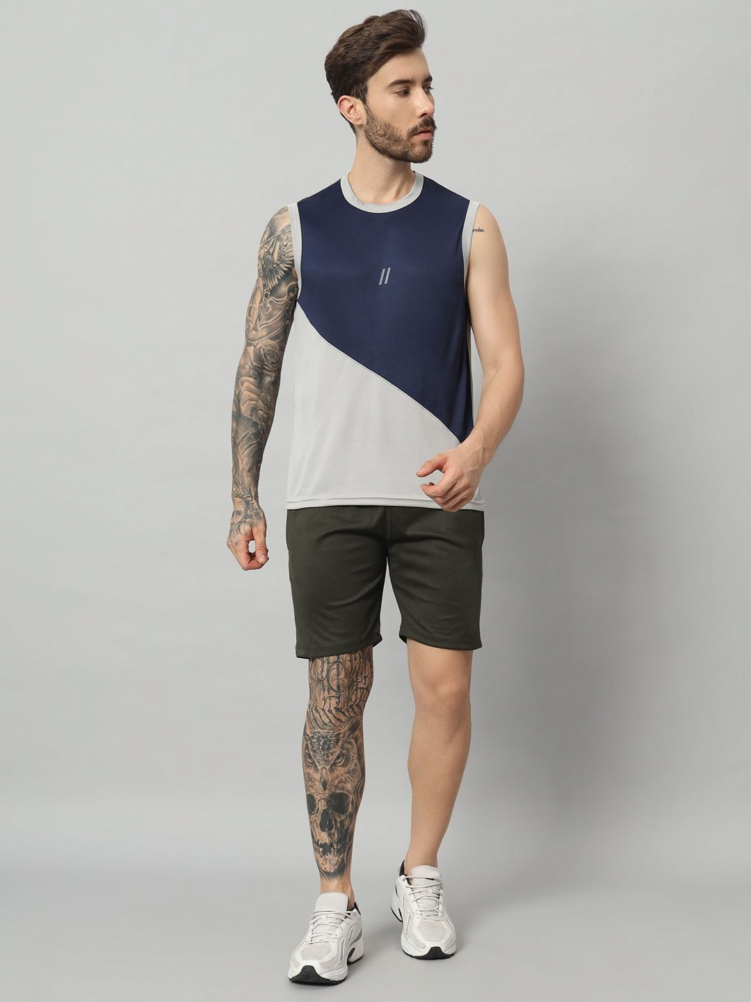 ATICX Men Brand Logo Colourblocked Slim Fit T-shirt