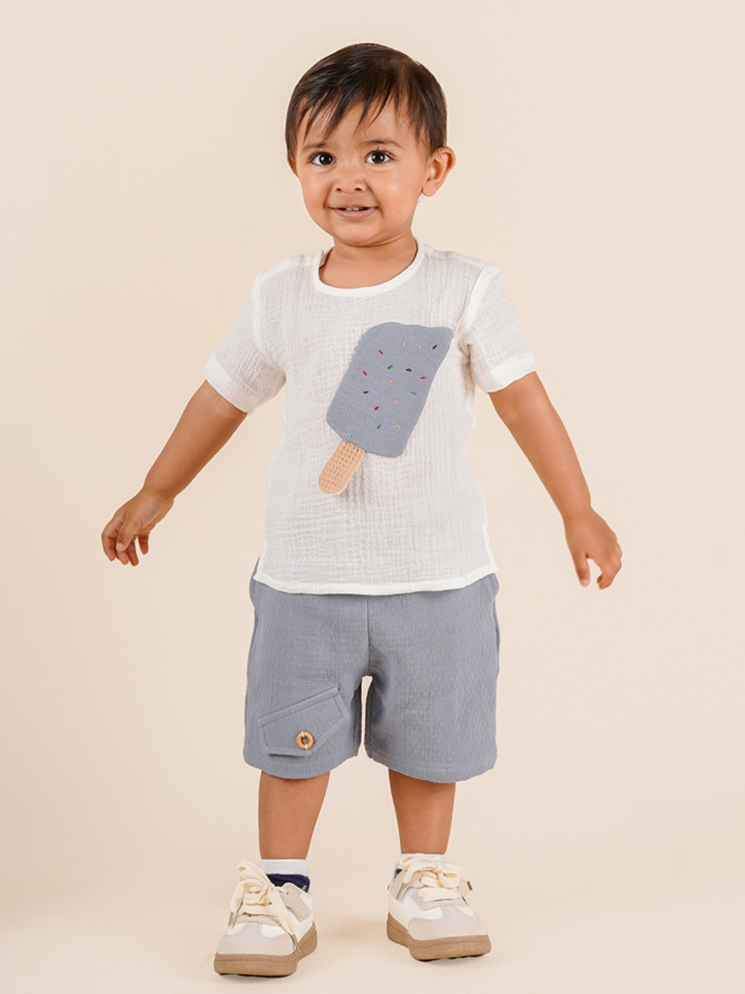 LOYZO-LOYAL TO JOY Boys Printed Round Neck Muslin T-shirt with Shorts