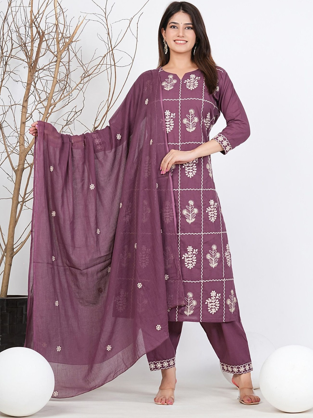 ANNAYEMA APPARELS Embroidered Thread Work Pure Cotton Kurta With Trousers & Dupatta