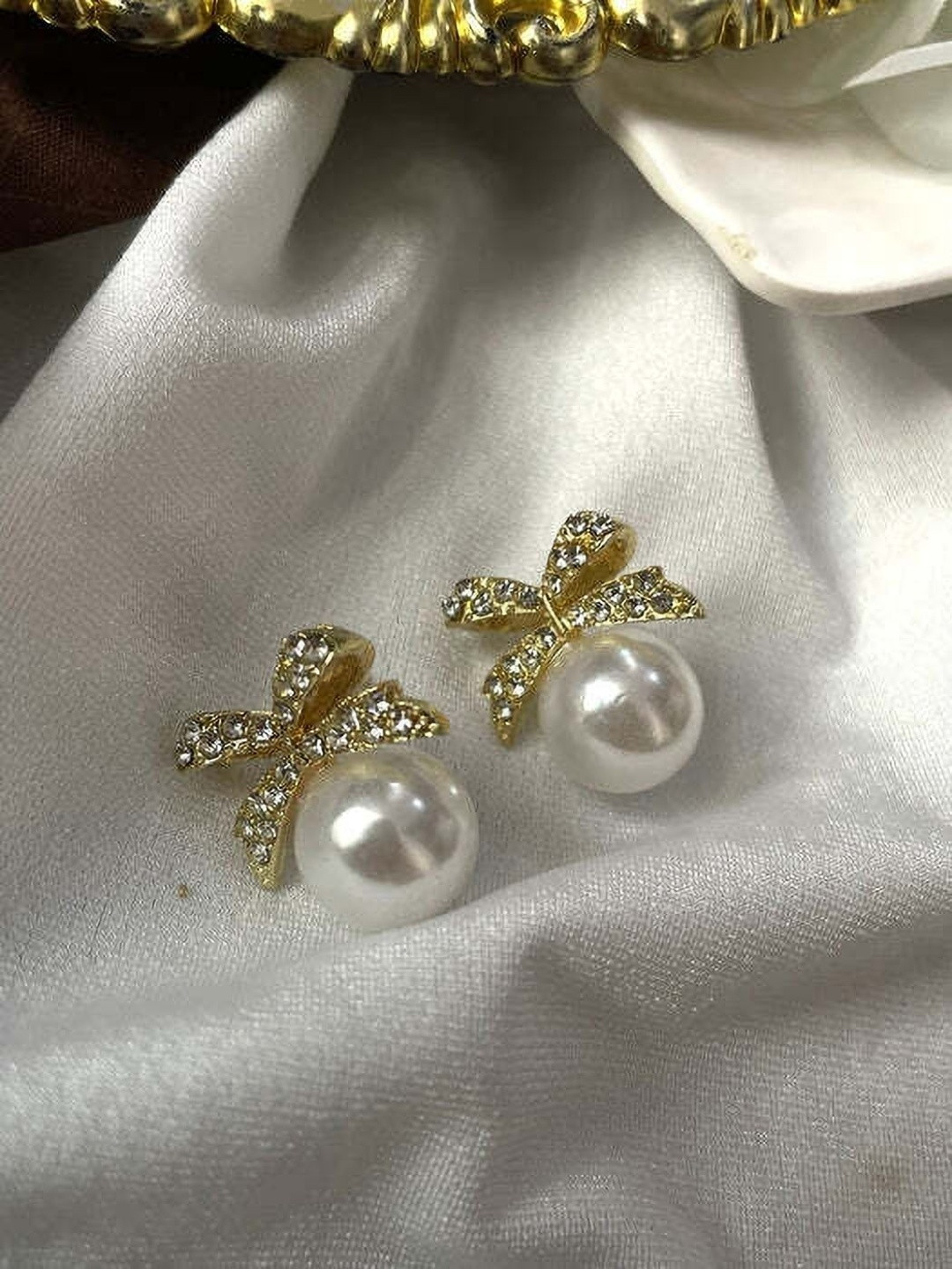 Jewelfy Women Gold-Plated Alloy Pearl Studs Earring