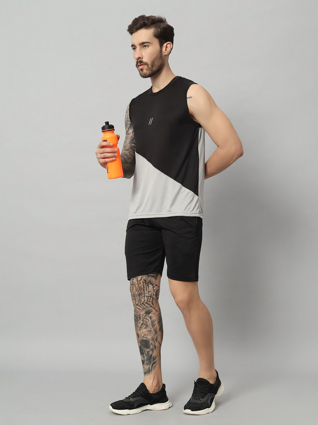 ATICX Men Brand Logo Colourblocked Slim Fit T-shirt
