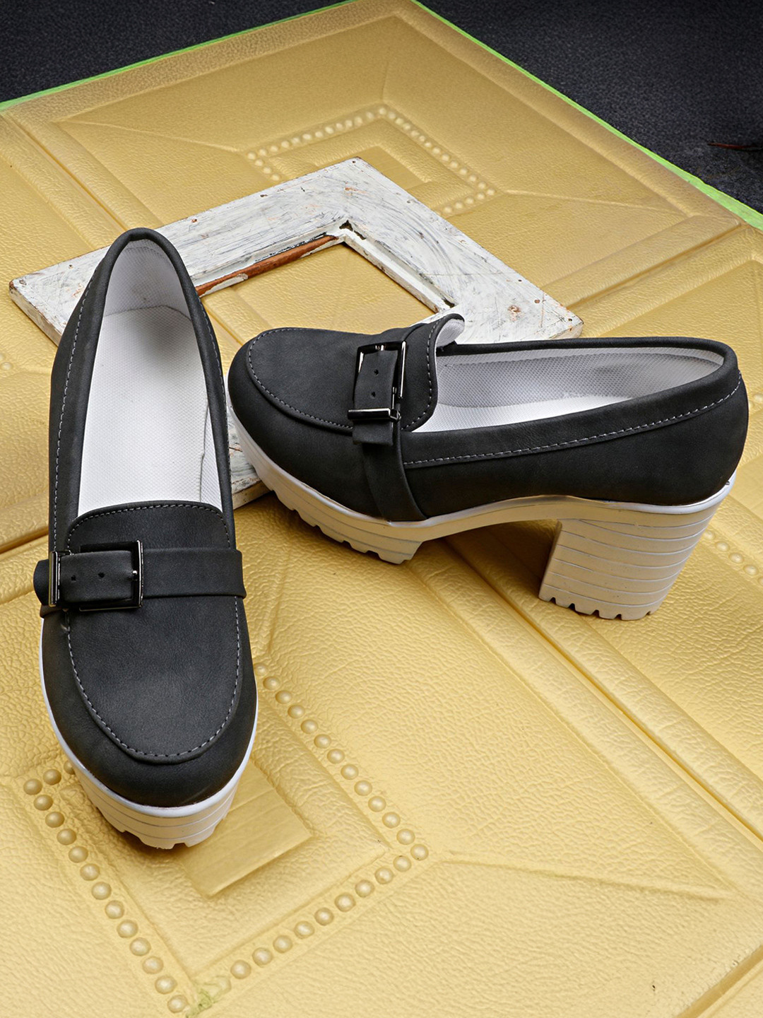 Ishransh Solid Round Toe Closed Back Platform Pumps Heels