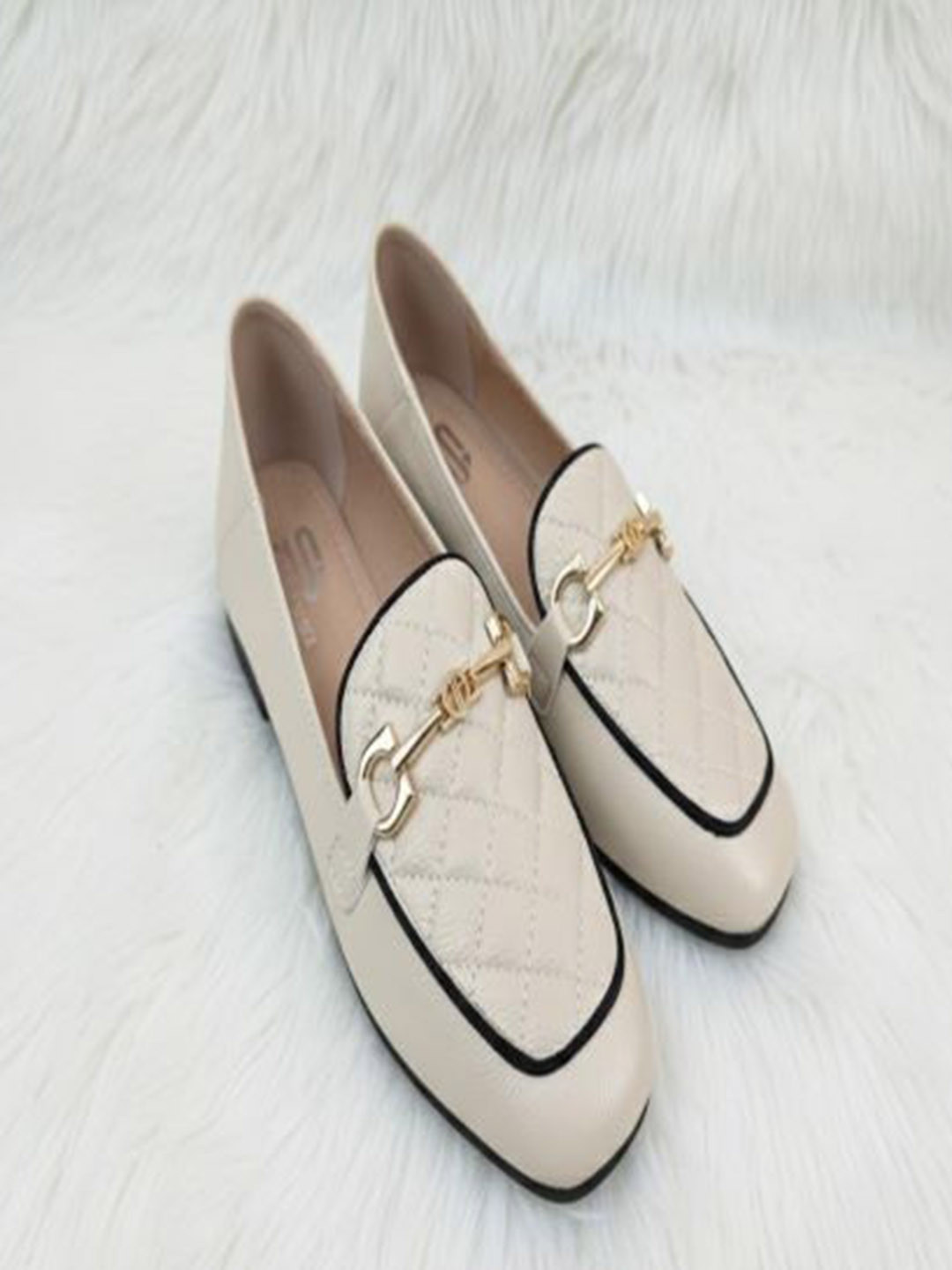 ShoePalace Women Textured Slip-On Loafers