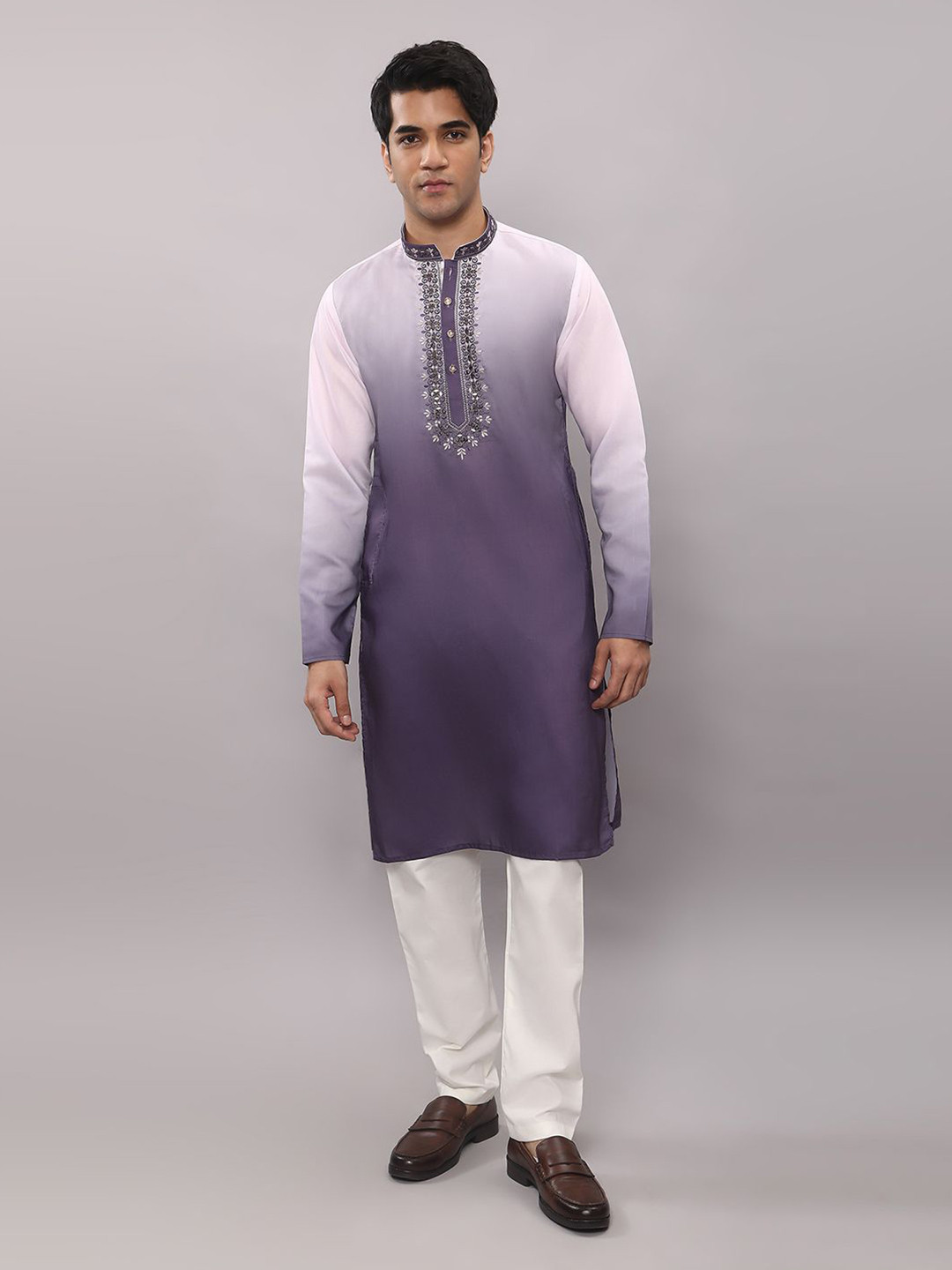 KOMPANION Dyed Mandarin Collar Mirror Work Straight Kurta