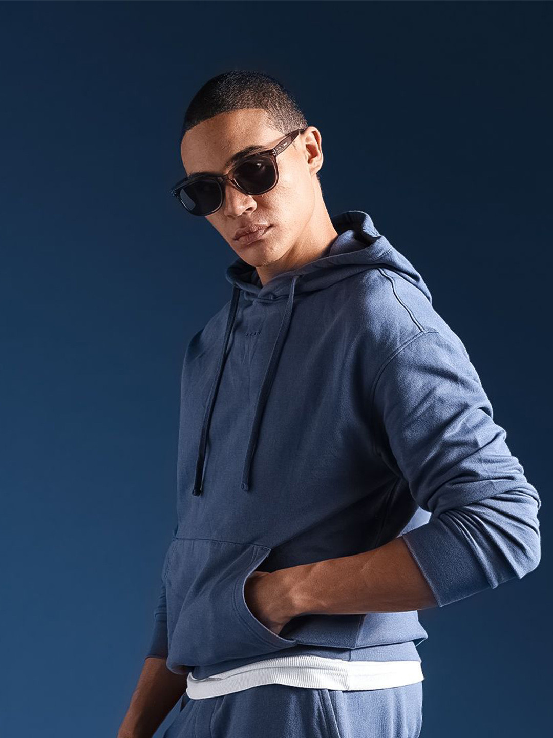 THE BEAR HOUSE Men Abigol Solid Relaxed Fit Hooded Sweatshirt