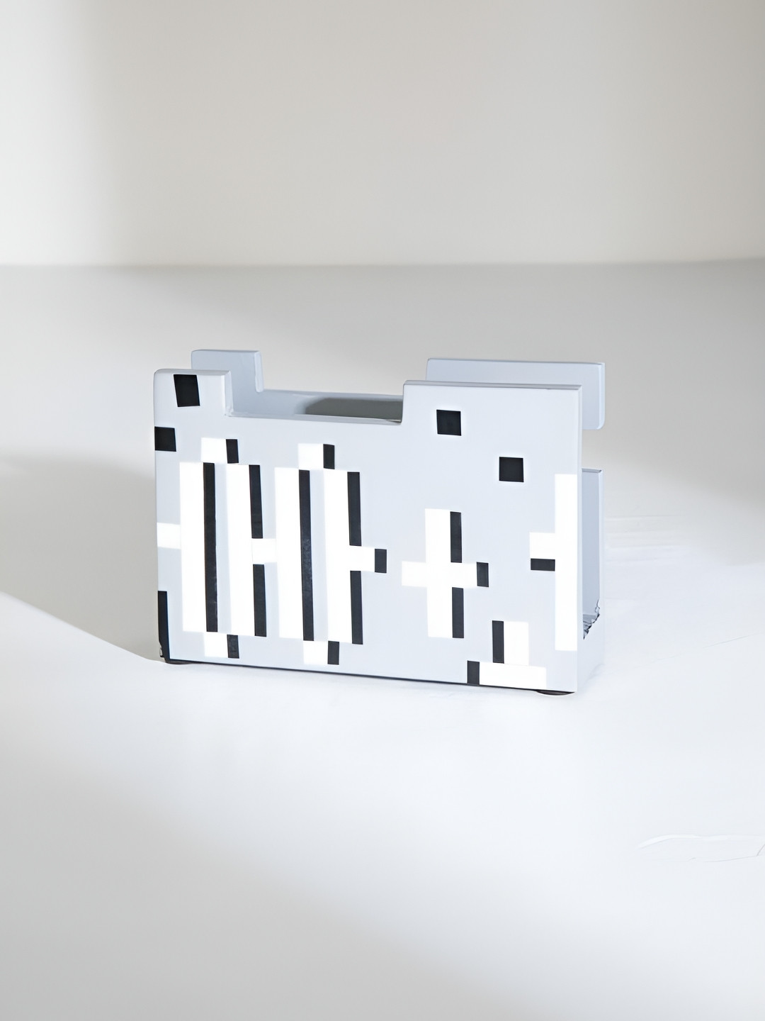 FREEDOM TREE Gyamati Enamel Grey & White Printed Wooden Tissue Holder