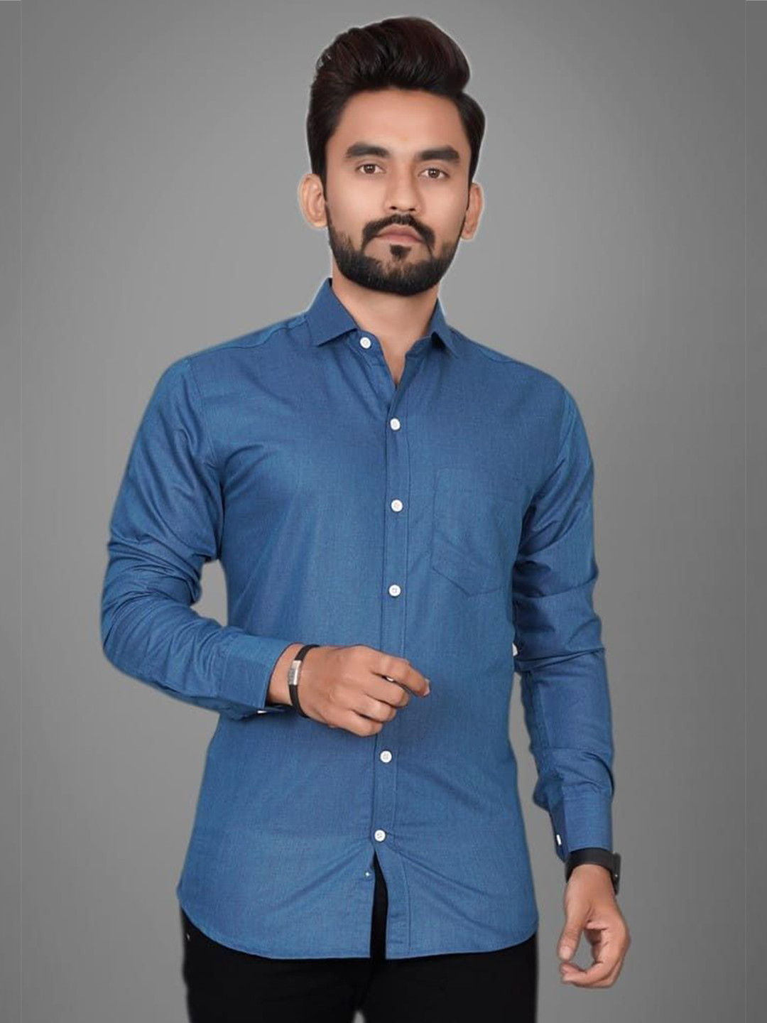 OQUENT Men Regular Fit Solid Spread Collar Casual Shirt