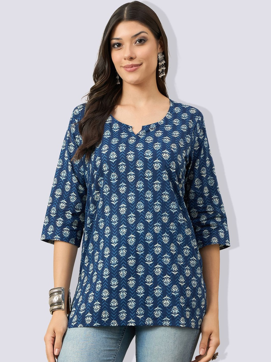 VANSIRI Women Floral Printed Round Neck Pure Cotton Kurti