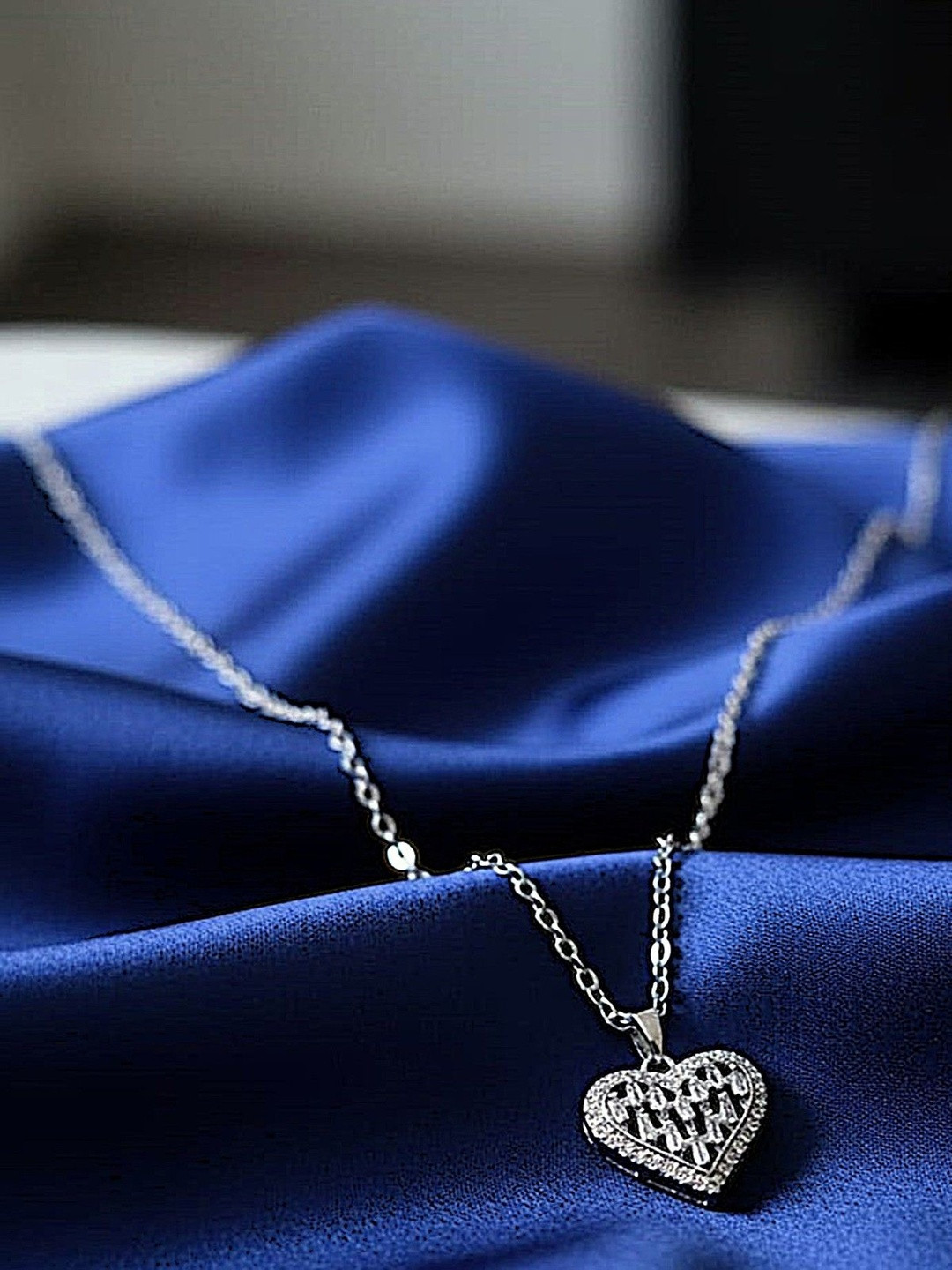 V FASHION JEWELLERY Stainless Steel Silver-Plated American Diamonds Studded Necklace
