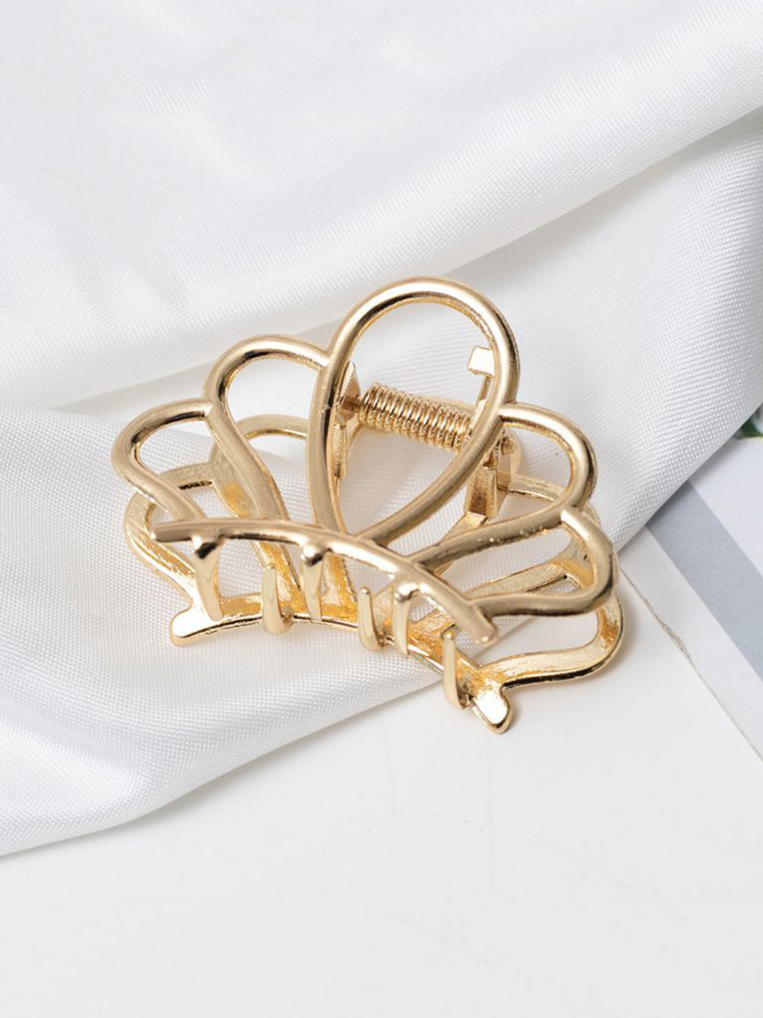 Stoln Women Hollow Shell Claw Clip Hair Accessory