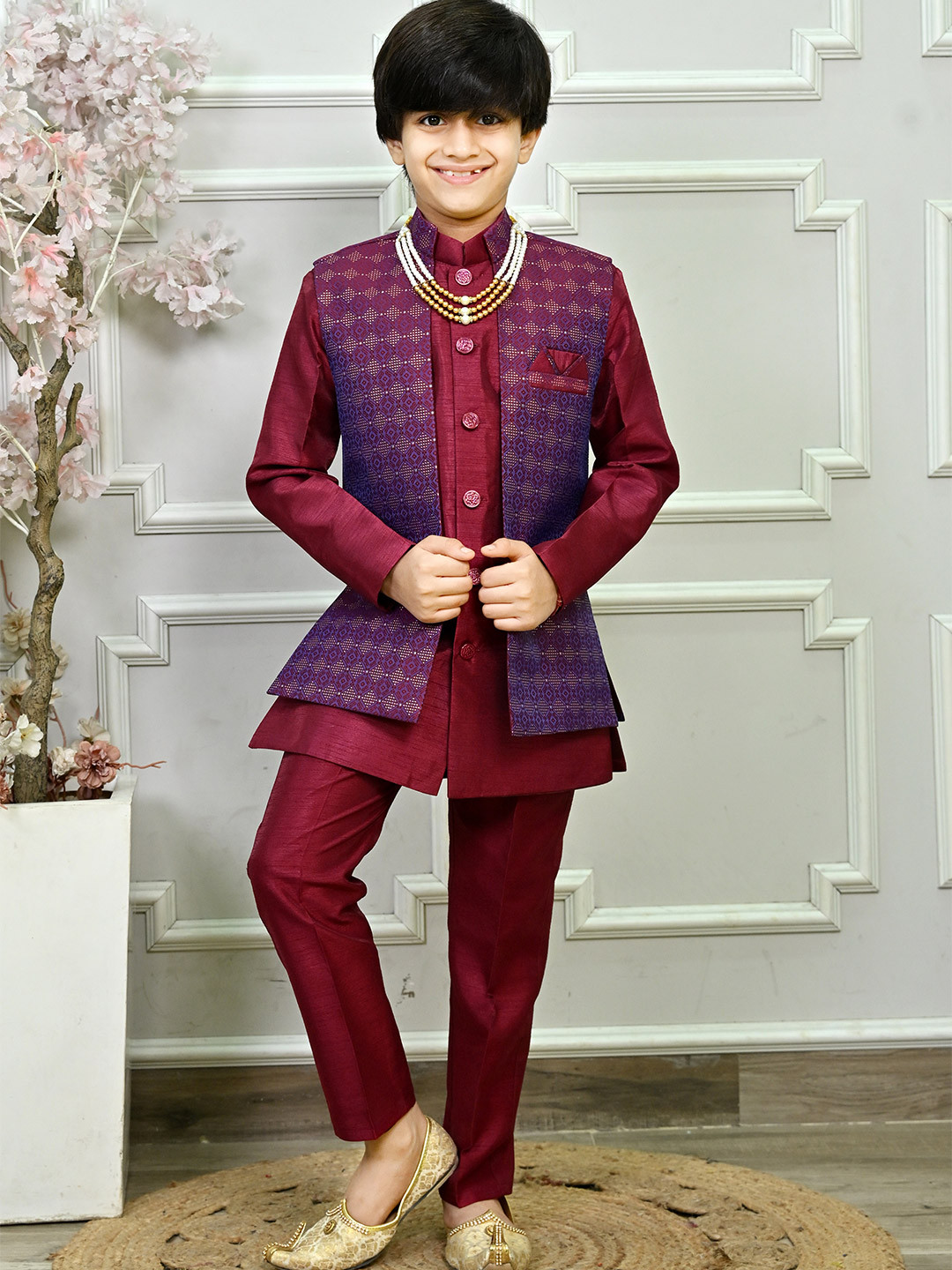ahhaaaa Boys Mandarin Collar Staright Kurta With Trouser & Nehru Jacket & Maala
