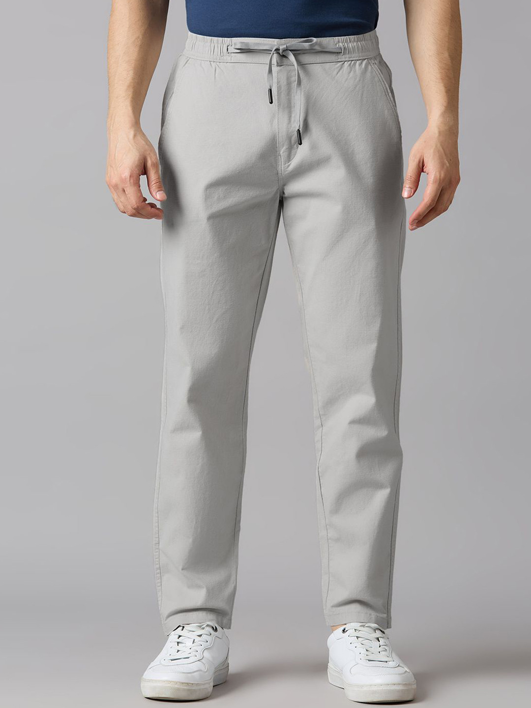 TCI Men Solid Relaxed Traveller Pant Mid-Rise Regular Fit Regular Trousers