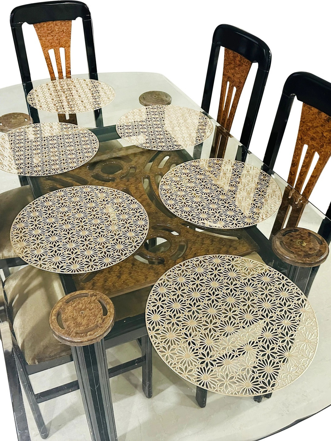 LaVichitra Round Pack of 6 Gold PVC Table Placemat