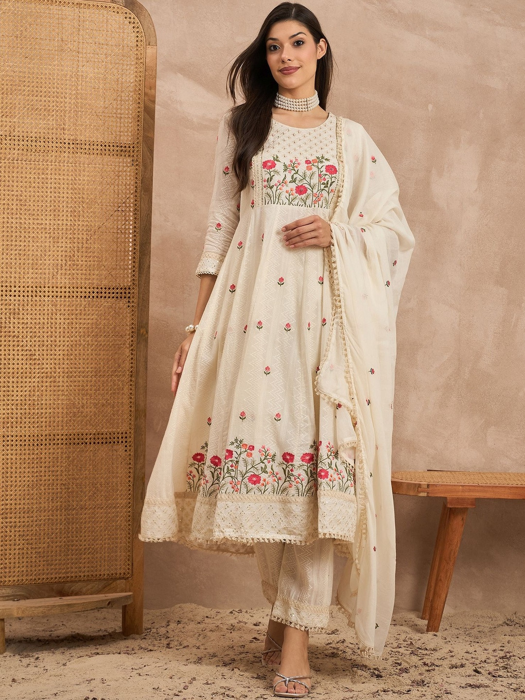 CHETI Women Floral Embroidered Organic Cotton Dobby Textured Kurta Set