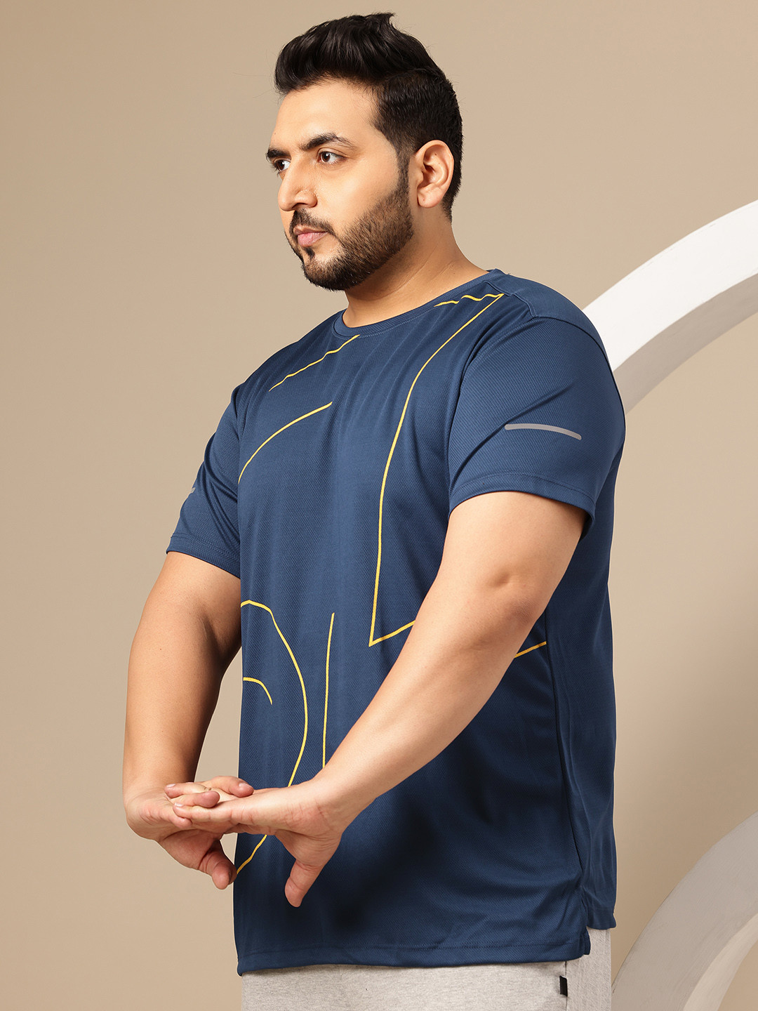 Sztori Plus Size Abstract Print Round Neck Reflective Detail T-shirt