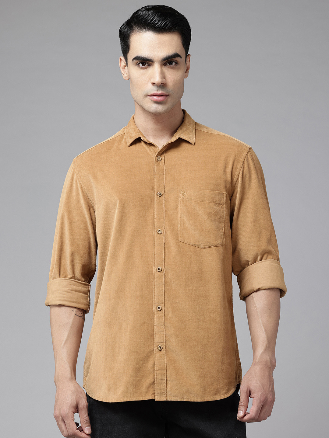 Sand Dunes Cutaway Collar Regular Fit Corduroy Shirt